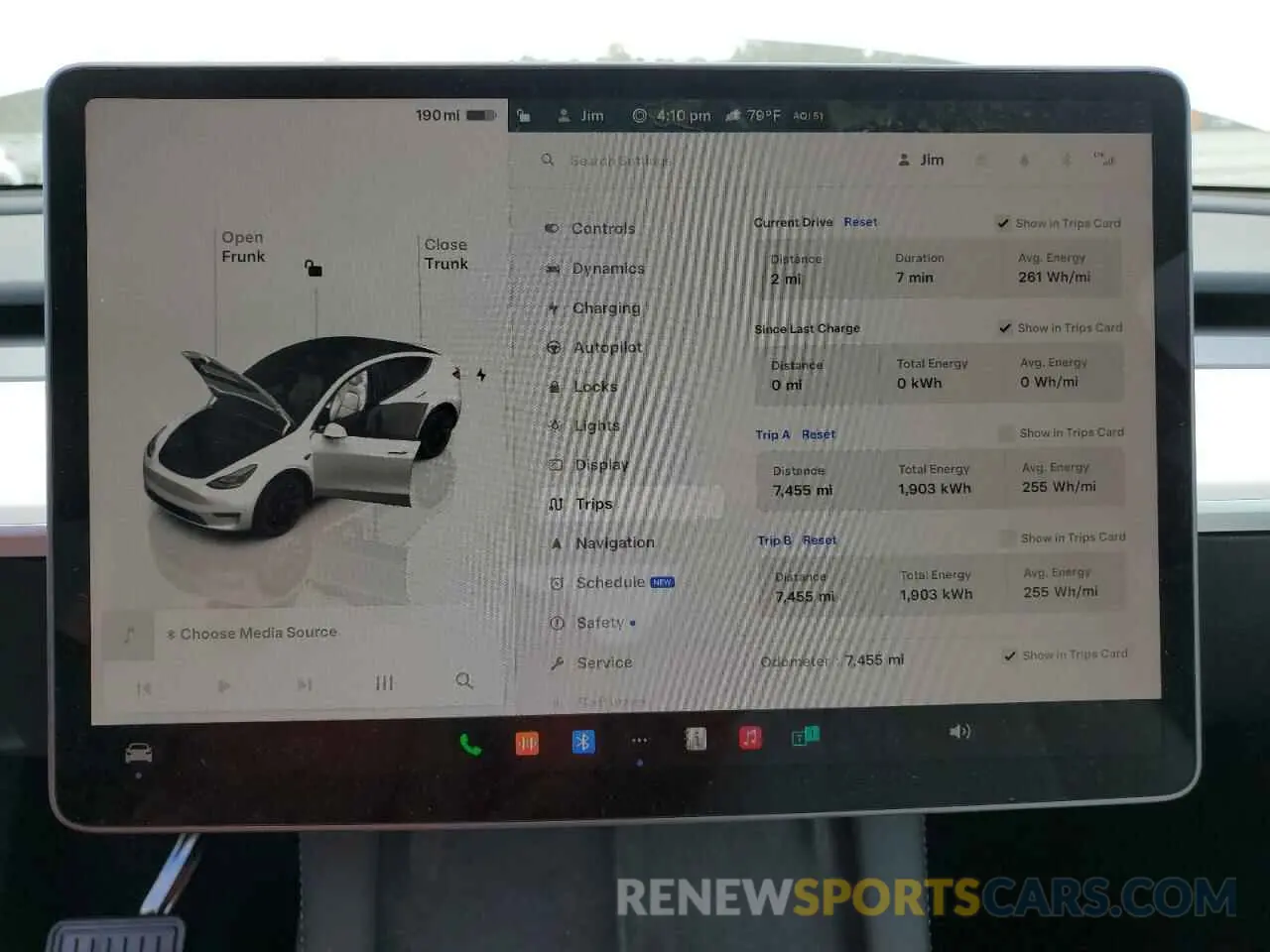 9 Photograph of a damaged car 7SAYGDEE7RF993704 TESLA MODEL Y 2024