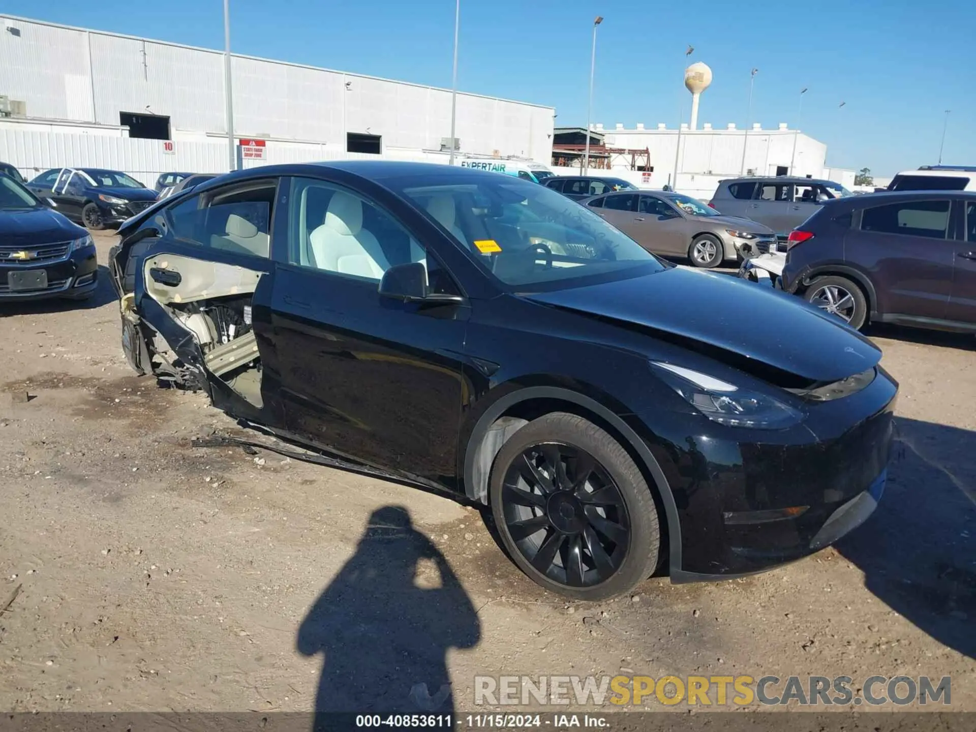 1 Photograph of a damaged car 7SAYGDEE8RA222844 TESLA MODEL Y 2024