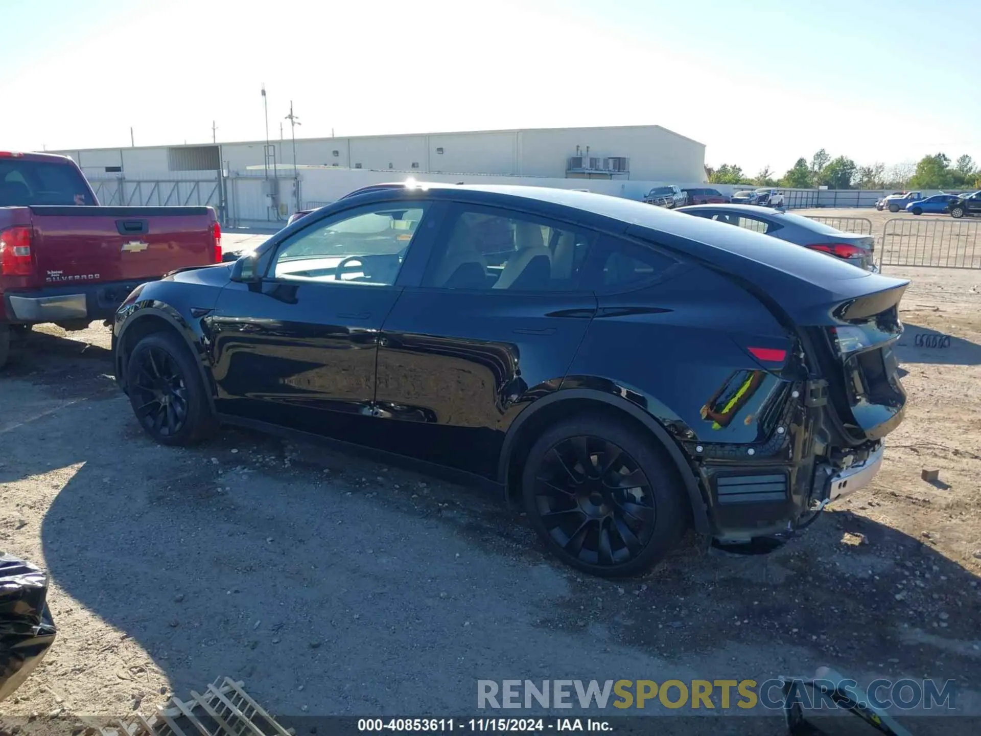 14 Photograph of a damaged car 7SAYGDEE8RA222844 TESLA MODEL Y 2024