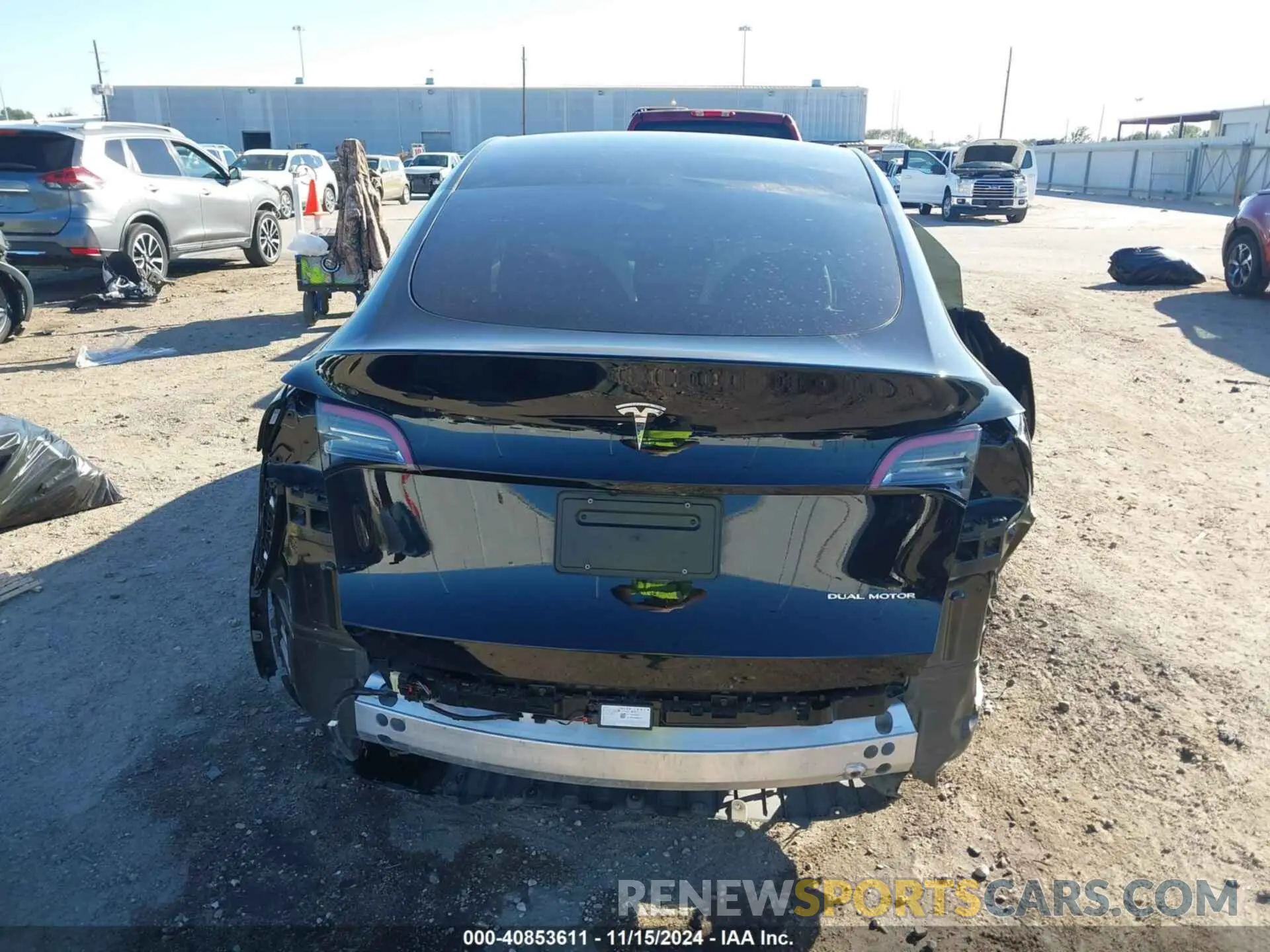 16 Photograph of a damaged car 7SAYGDEE8RA222844 TESLA MODEL Y 2024