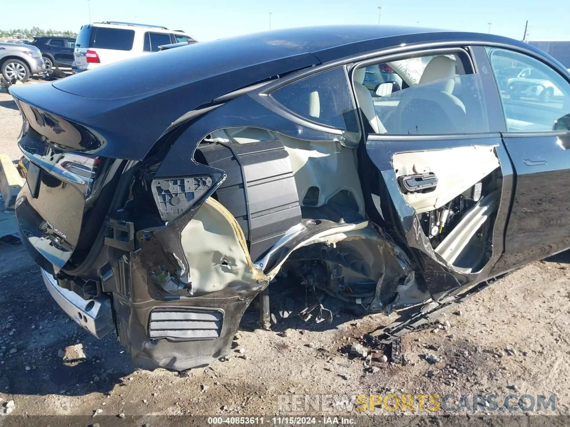 6 Photograph of a damaged car 7SAYGDEE8RA222844 TESLA MODEL Y 2024