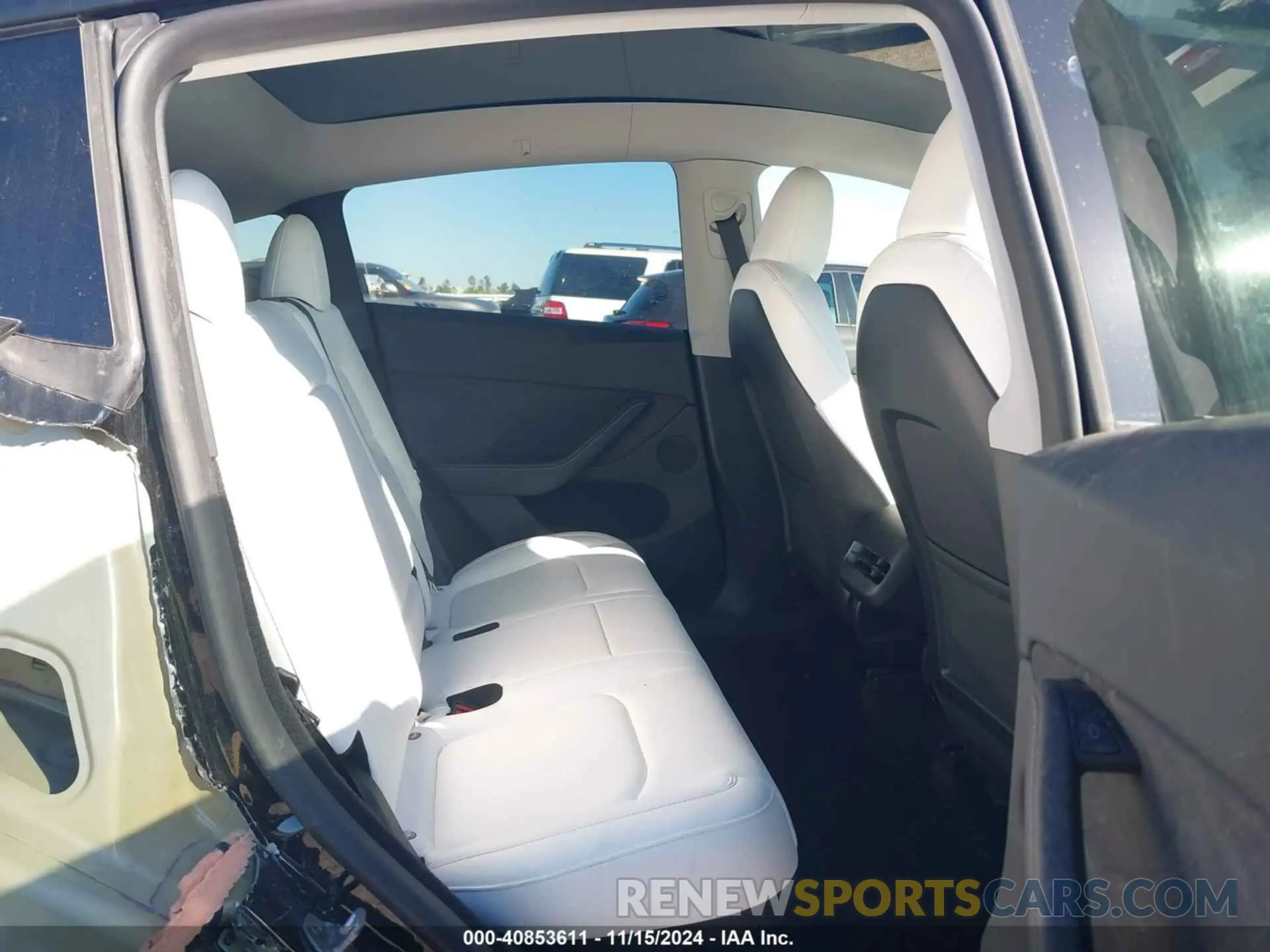 8 Photograph of a damaged car 7SAYGDEE8RA222844 TESLA MODEL Y 2024