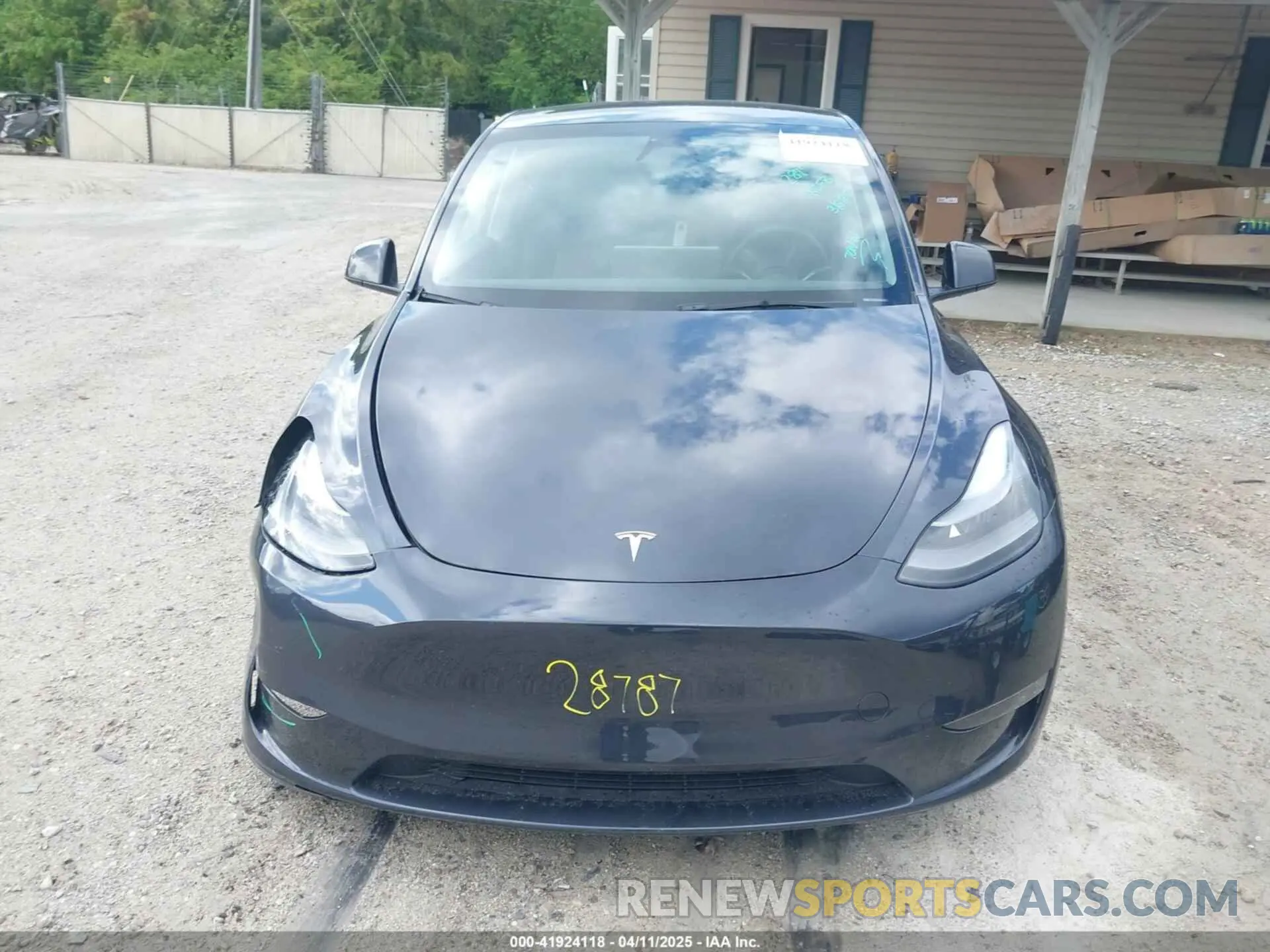 12 Photograph of a damaged car 7SAYGDEE8RA229972 TESLA MODEL Y 2024