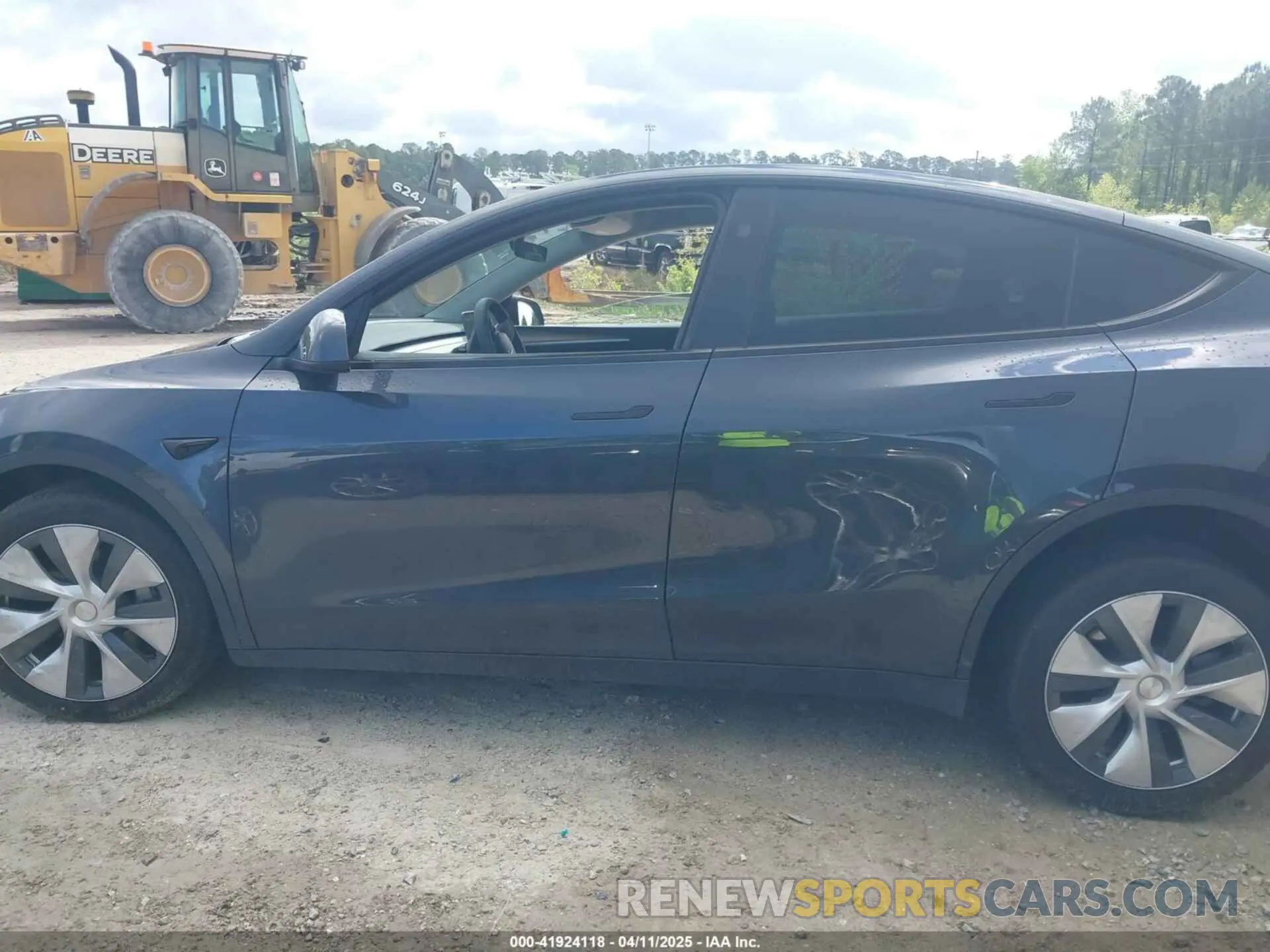 14 Photograph of a damaged car 7SAYGDEE8RA229972 TESLA MODEL Y 2024