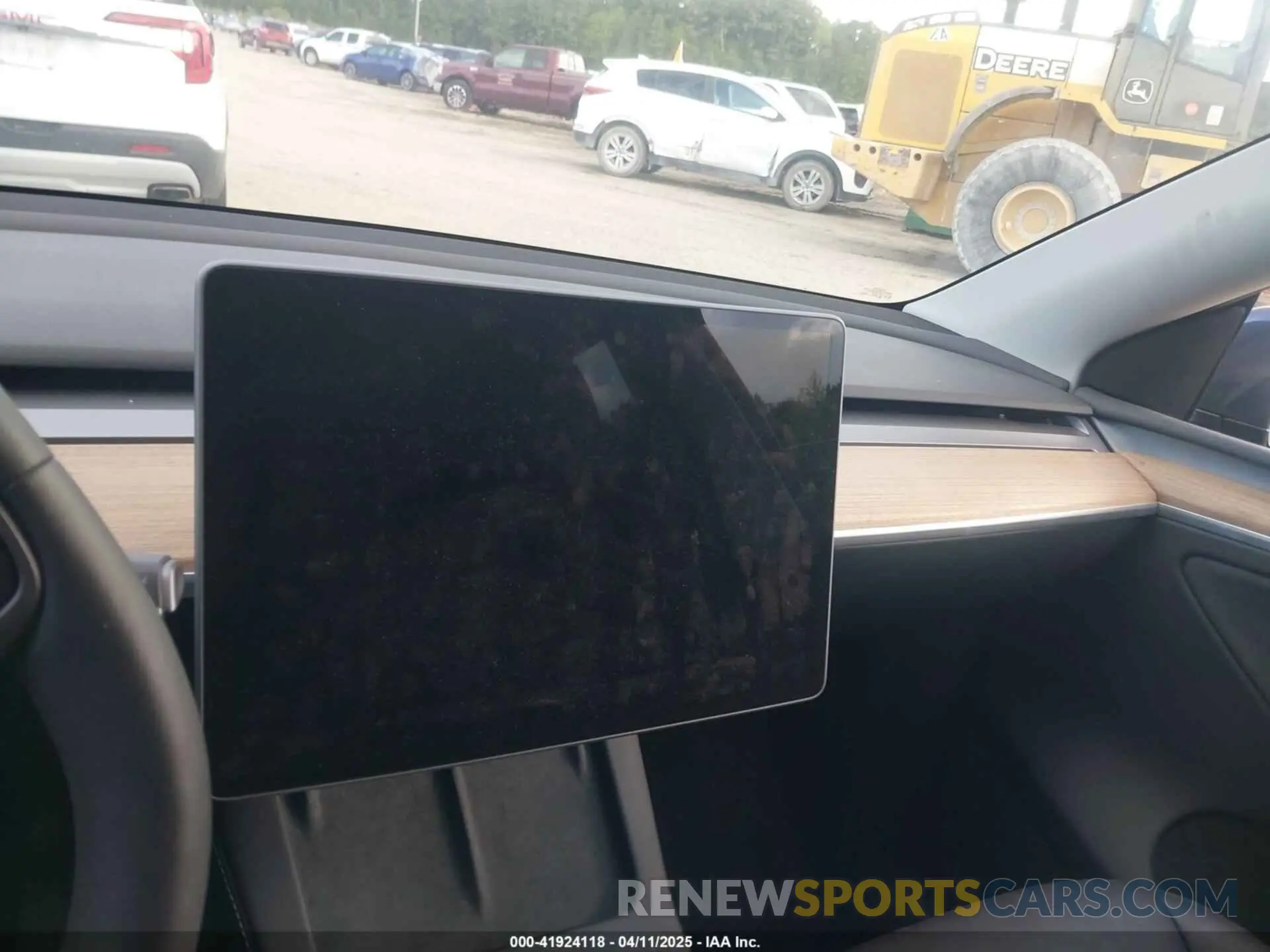 7 Photograph of a damaged car 7SAYGDEE8RA229972 TESLA MODEL Y 2024