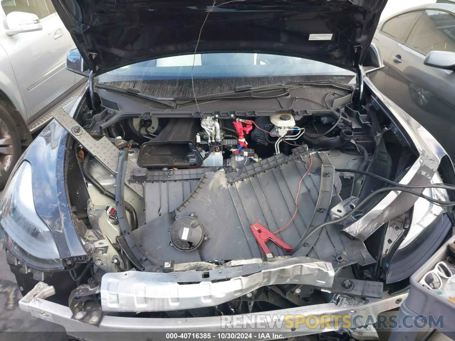 10 Photograph of a damaged car 7SAYGDEE8RA231477 TESLA MODEL Y 2024