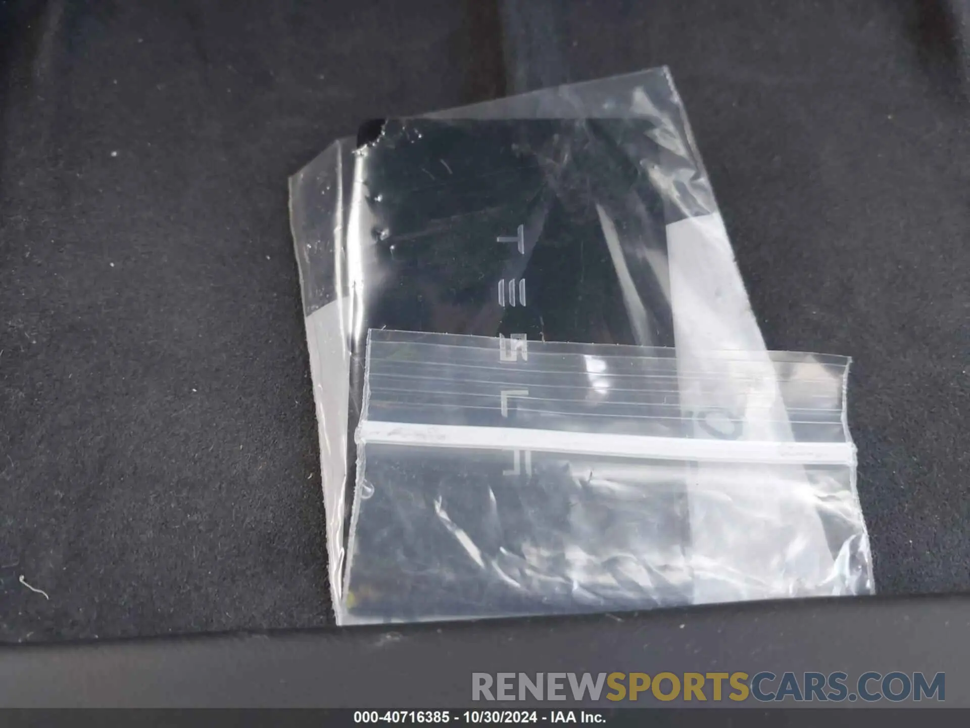 11 Photograph of a damaged car 7SAYGDEE8RA231477 TESLA MODEL Y 2024