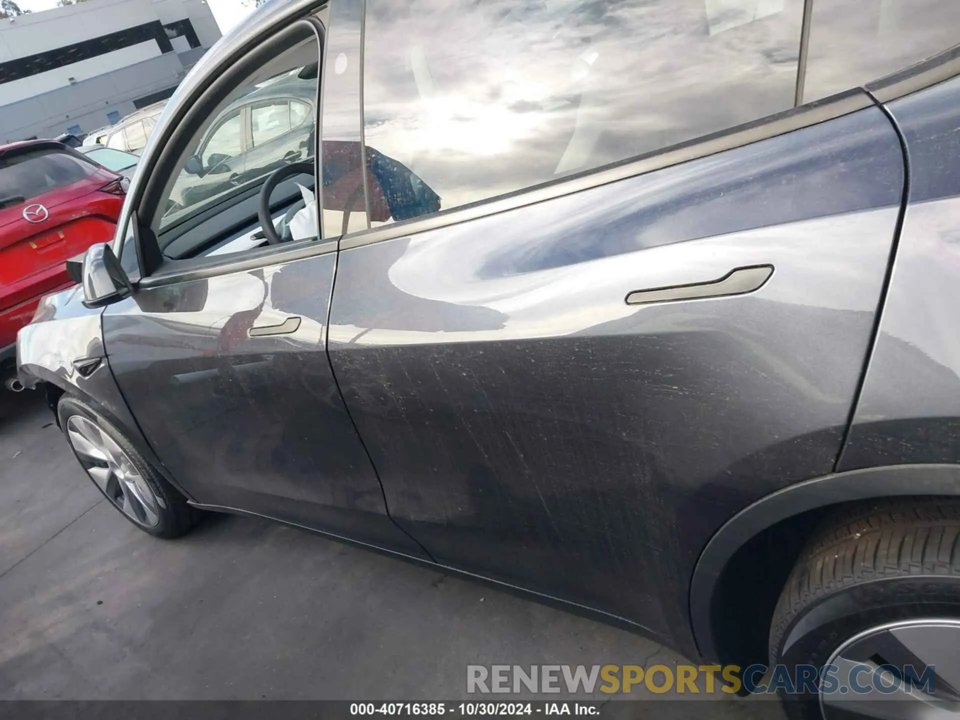 15 Photograph of a damaged car 7SAYGDEE8RA231477 TESLA MODEL Y 2024