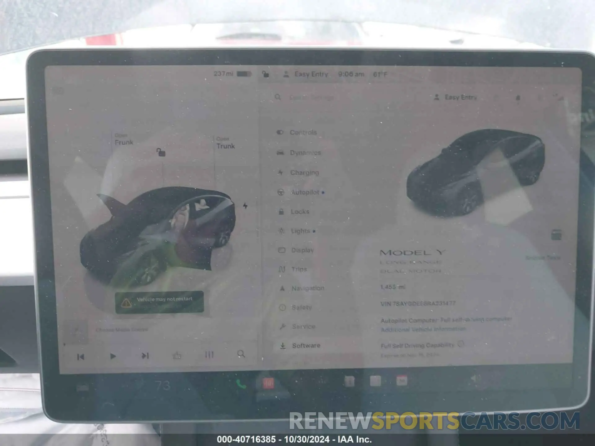 19 Photograph of a damaged car 7SAYGDEE8RA231477 TESLA MODEL Y 2024