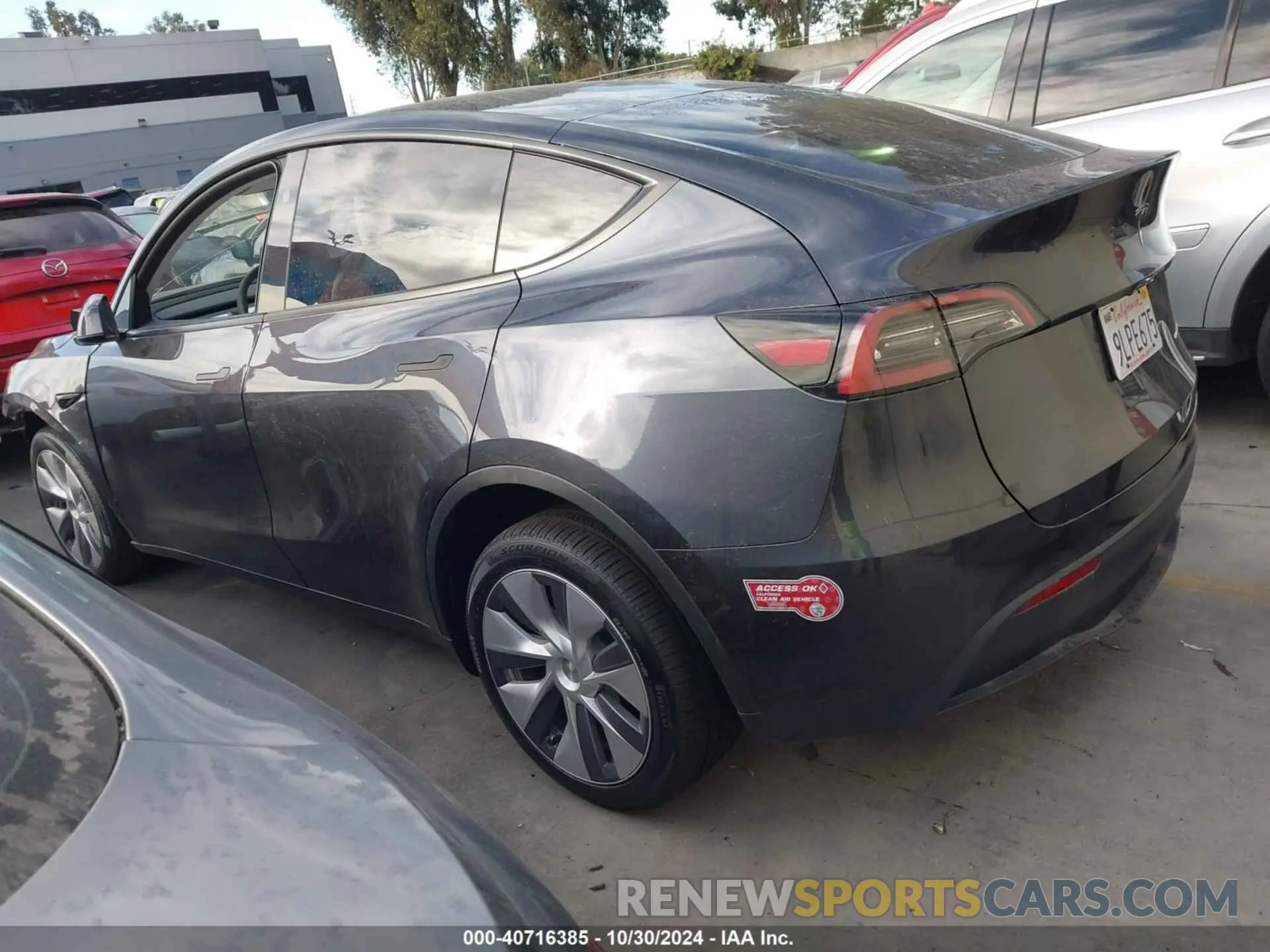 3 Photograph of a damaged car 7SAYGDEE8RA231477 TESLA MODEL Y 2024