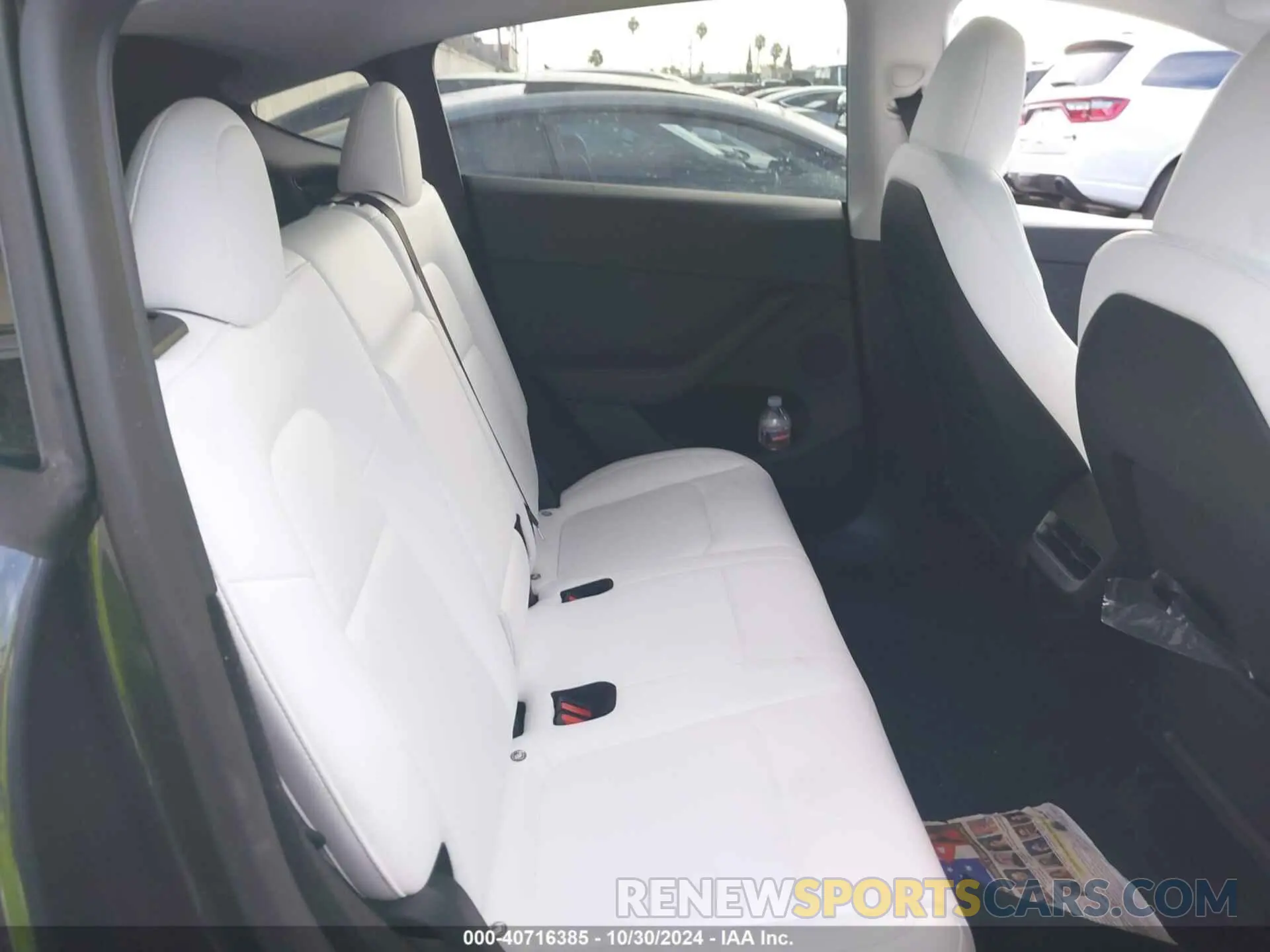 8 Photograph of a damaged car 7SAYGDEE8RA231477 TESLA MODEL Y 2024