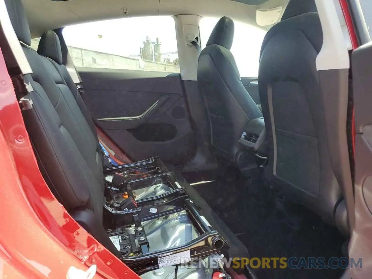 10 Photograph of a damaged car 7SAYGDEE8RA233147 TESLA MODEL Y 2024