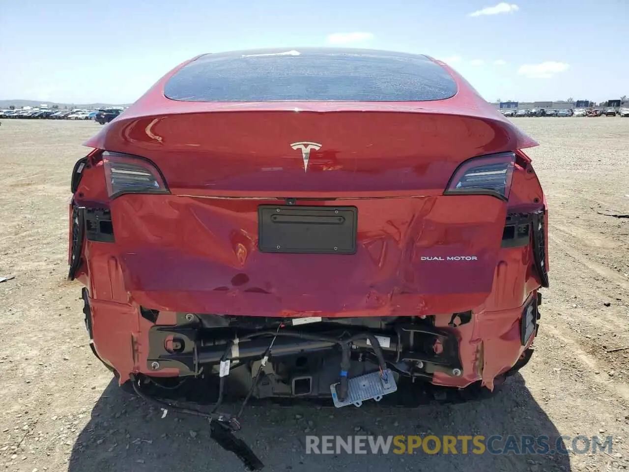 6 Photograph of a damaged car 7SAYGDEE8RA233147 TESLA MODEL Y 2024
