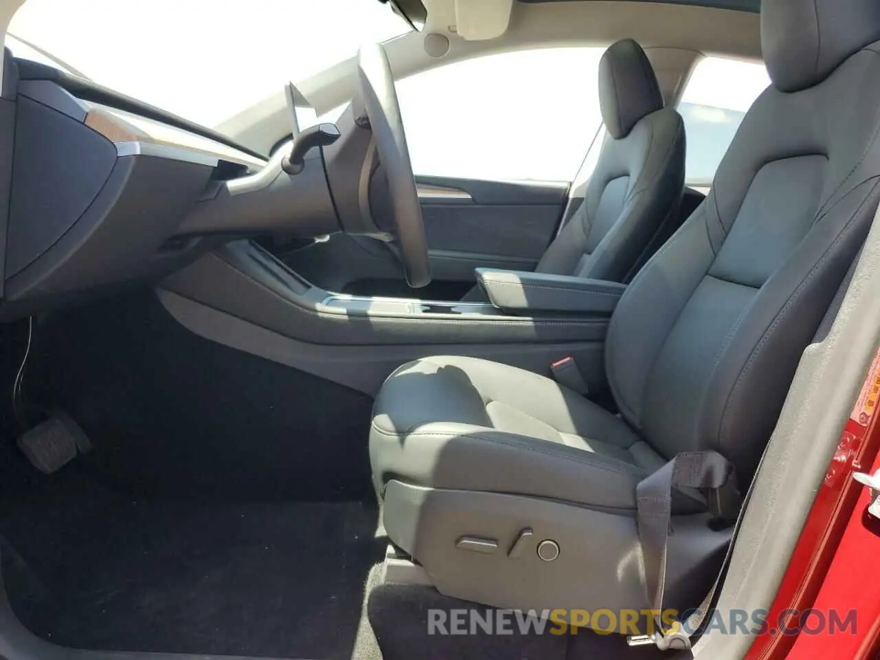 7 Photograph of a damaged car 7SAYGDEE8RA233147 TESLA MODEL Y 2024