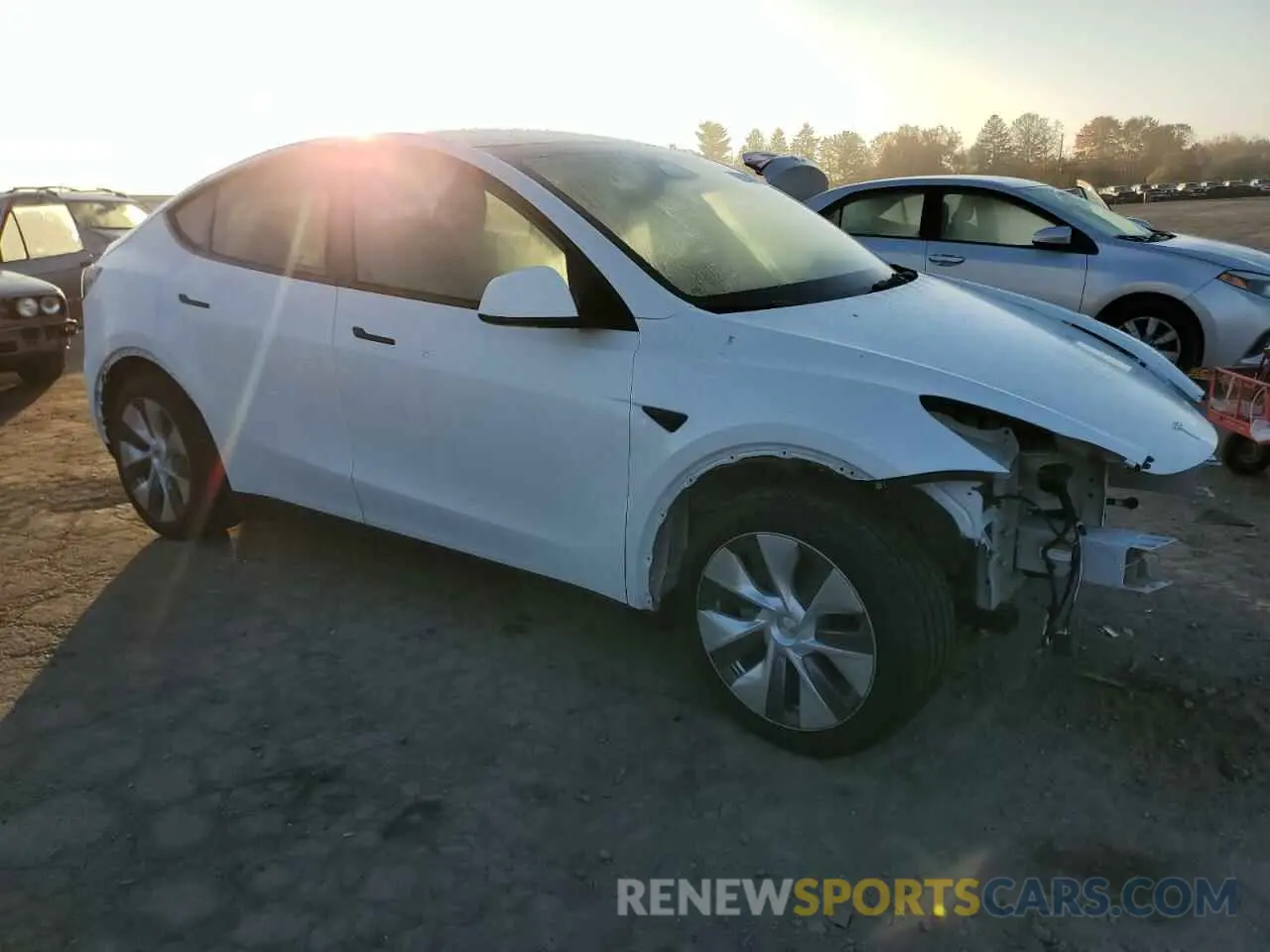 4 Photograph of a damaged car 7SAYGDEE8RA235545 TESLA MODEL Y 2024