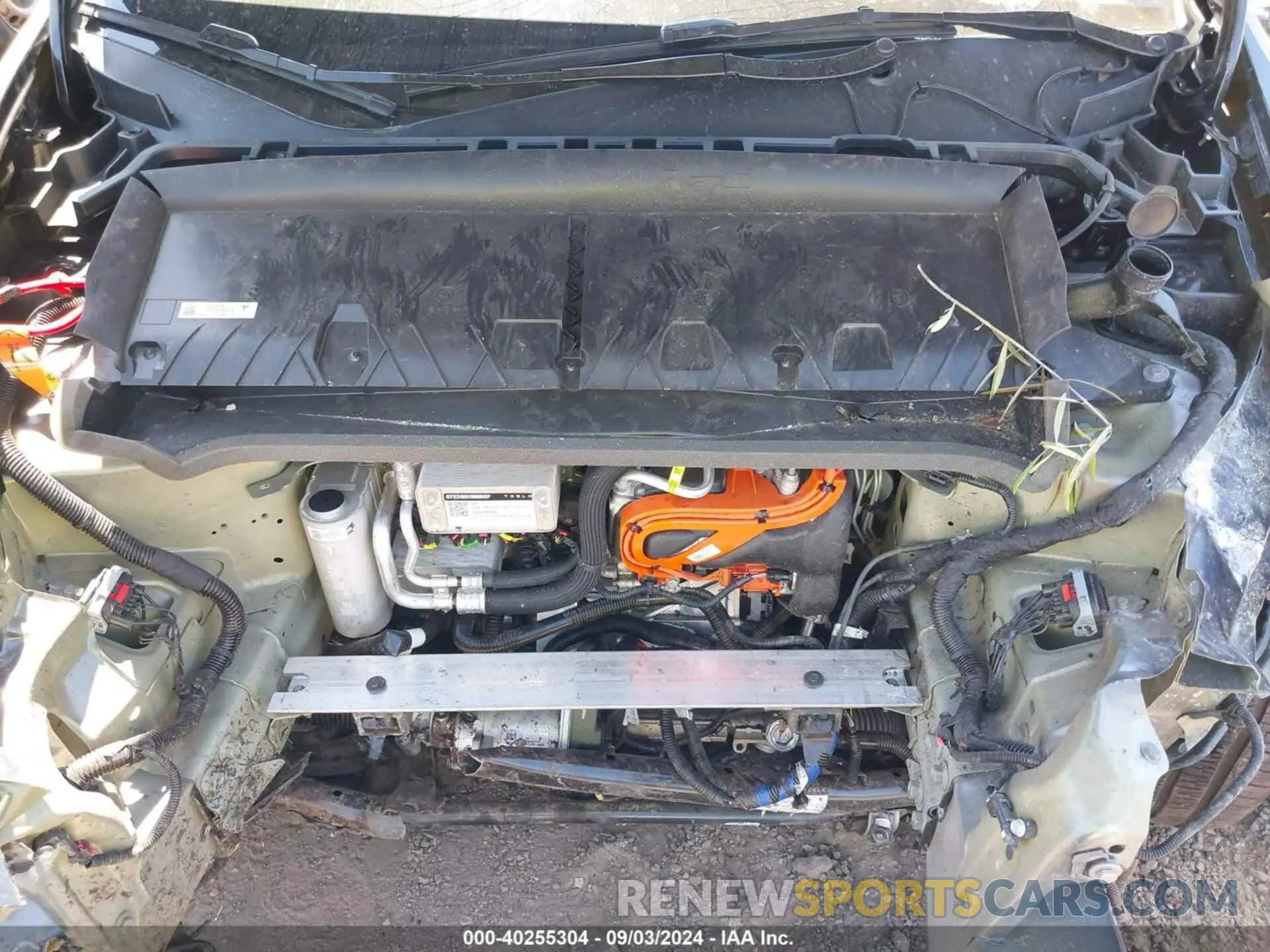 10 Photograph of a damaged car 7SAYGDEE8RA246903 TESLA MODEL Y 2024