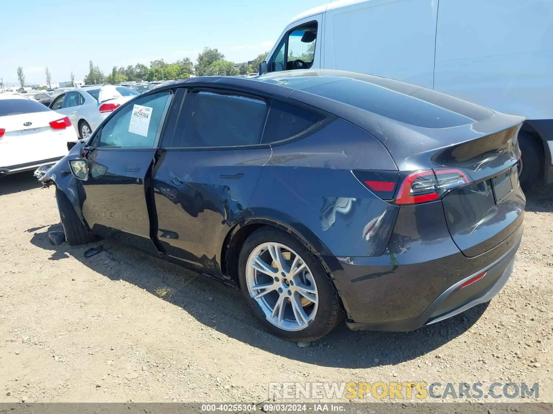 3 Photograph of a damaged car 7SAYGDEE8RA246903 TESLA MODEL Y 2024