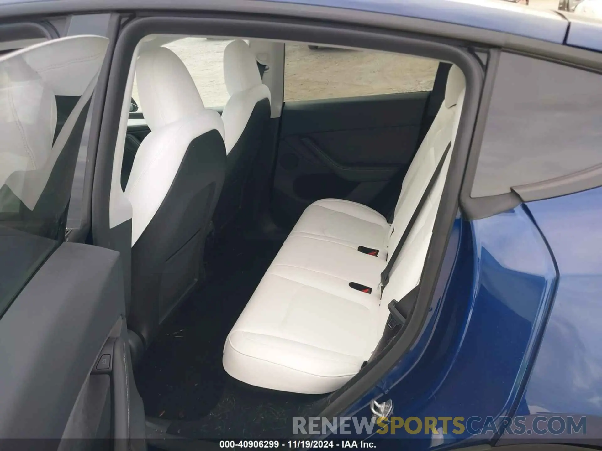 8 Photograph of a damaged car 7SAYGDEE8RA252538 TESLA MODEL Y 2024