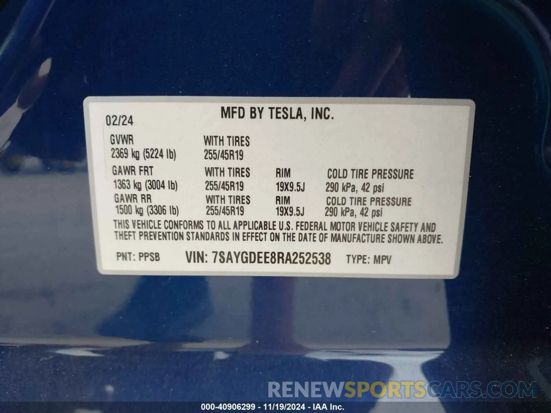 9 Photograph of a damaged car 7SAYGDEE8RA252538 TESLA MODEL Y 2024