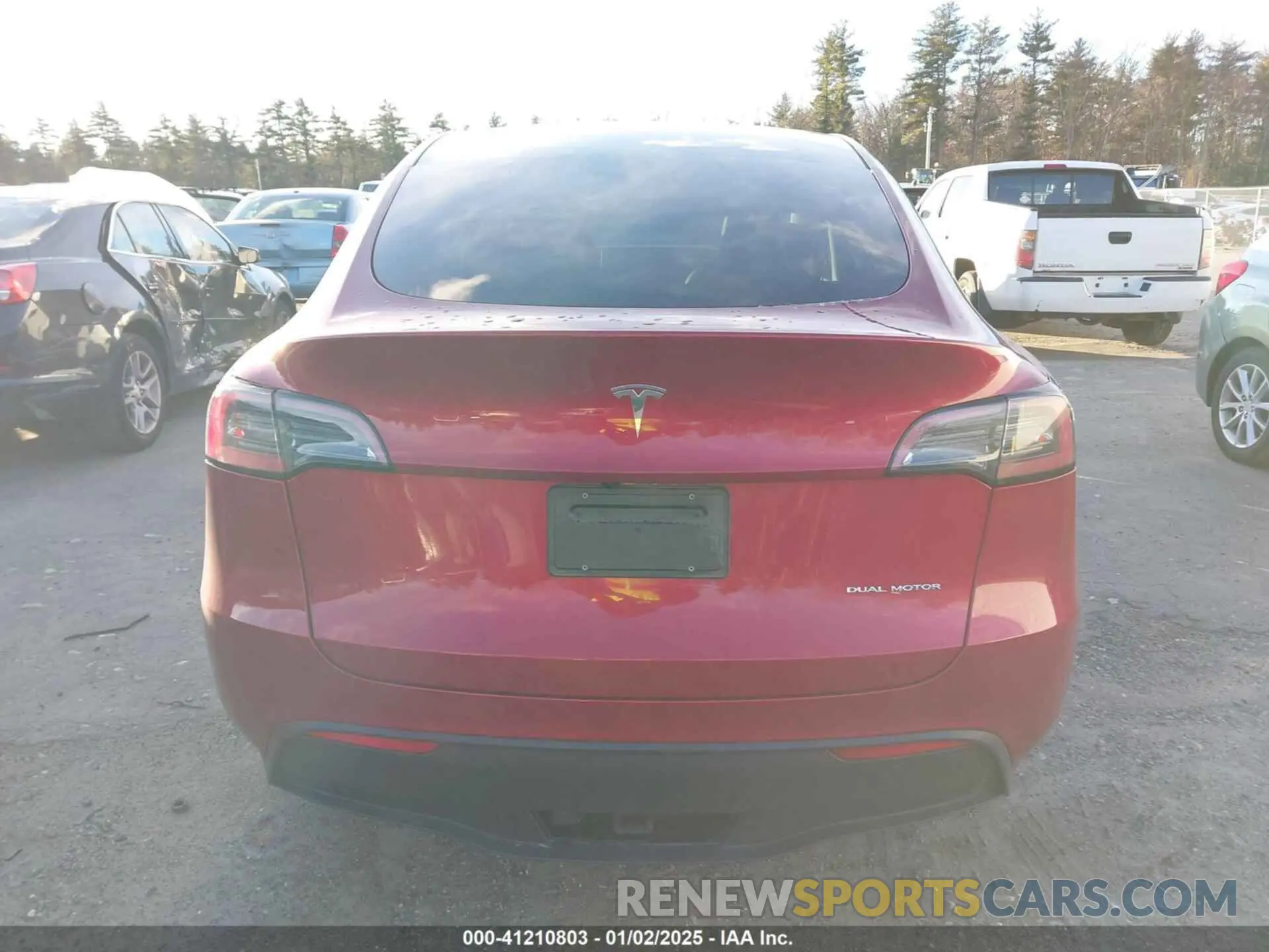 17 Photograph of a damaged car 7SAYGDEE8RA254256 TESLA MODEL Y 2024