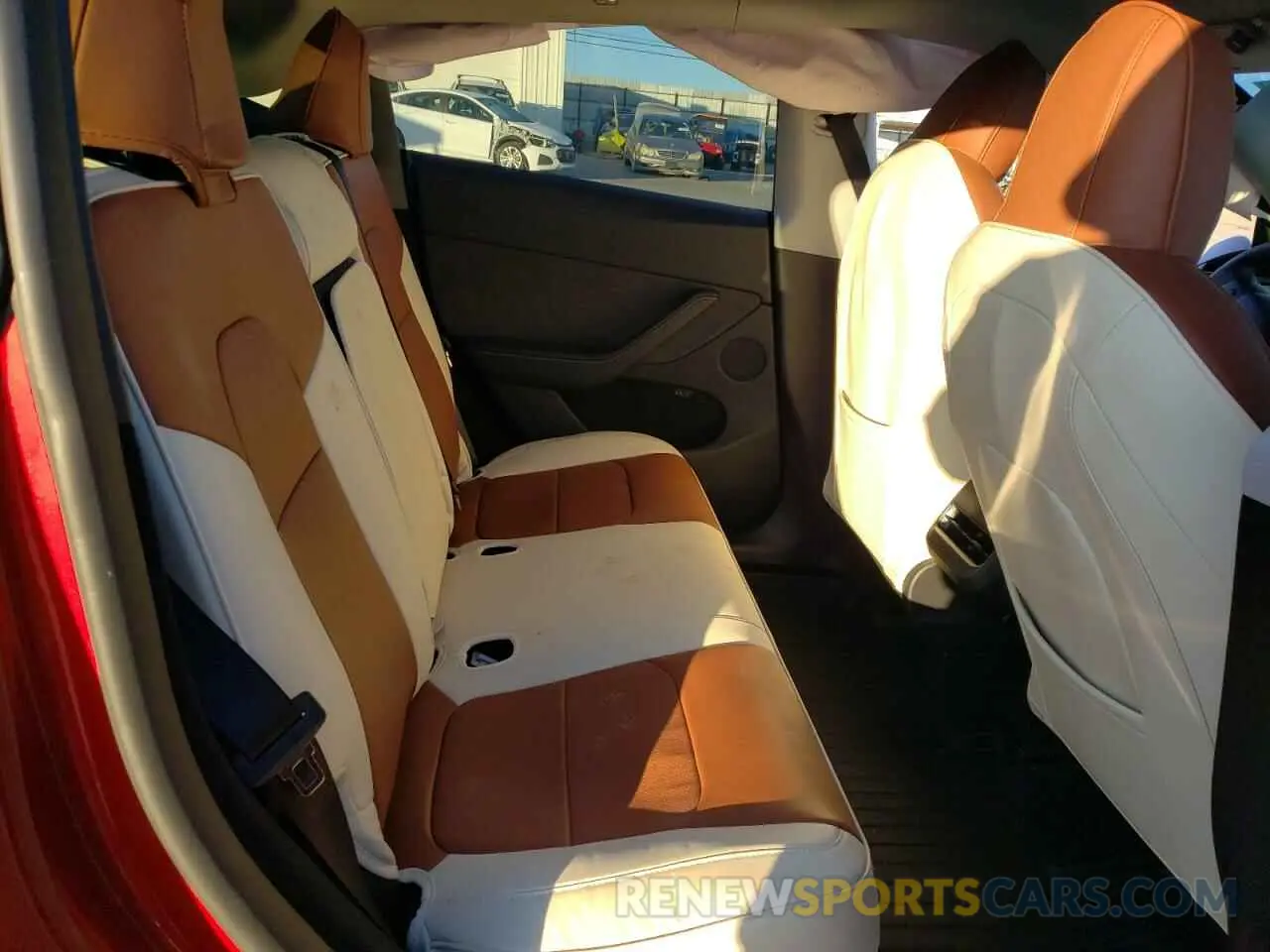 10 Photograph of a damaged car 7SAYGDEE8RA255813 TESLA MODEL Y 2024