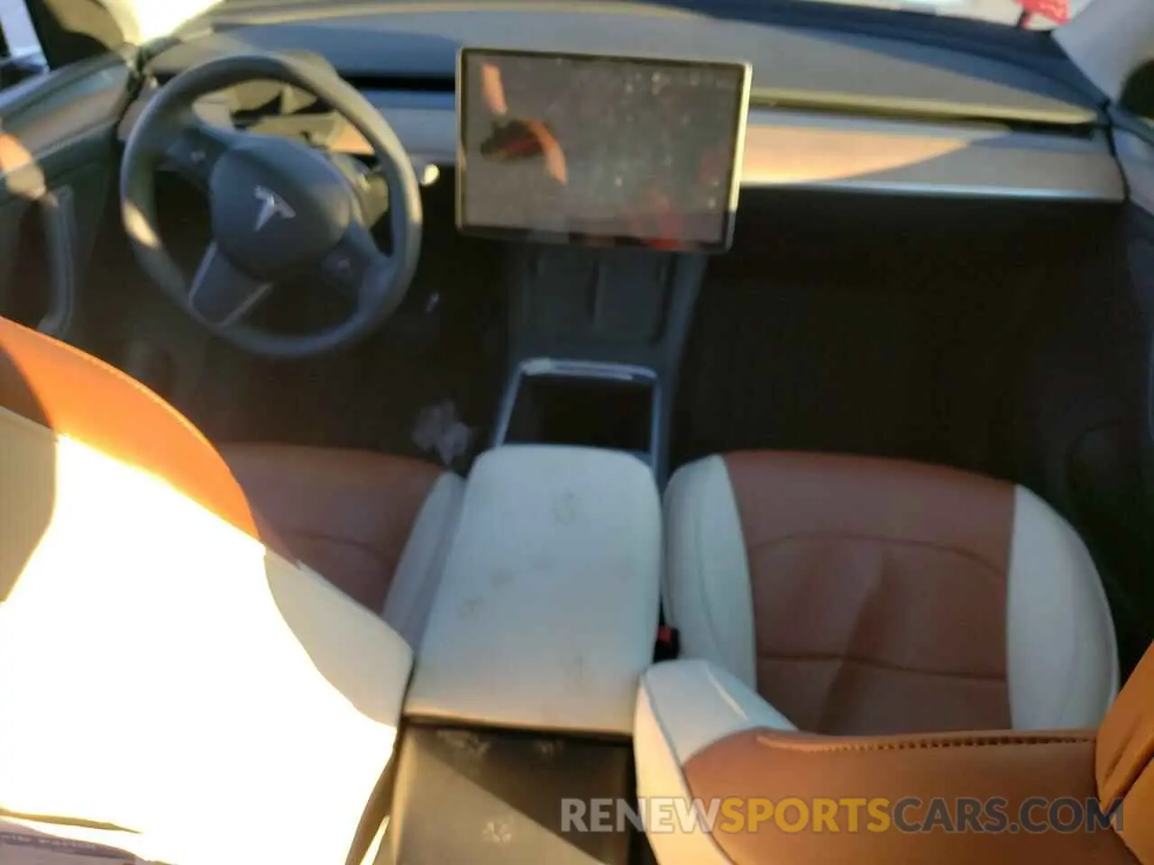 8 Photograph of a damaged car 7SAYGDEE8RA255813 TESLA MODEL Y 2024