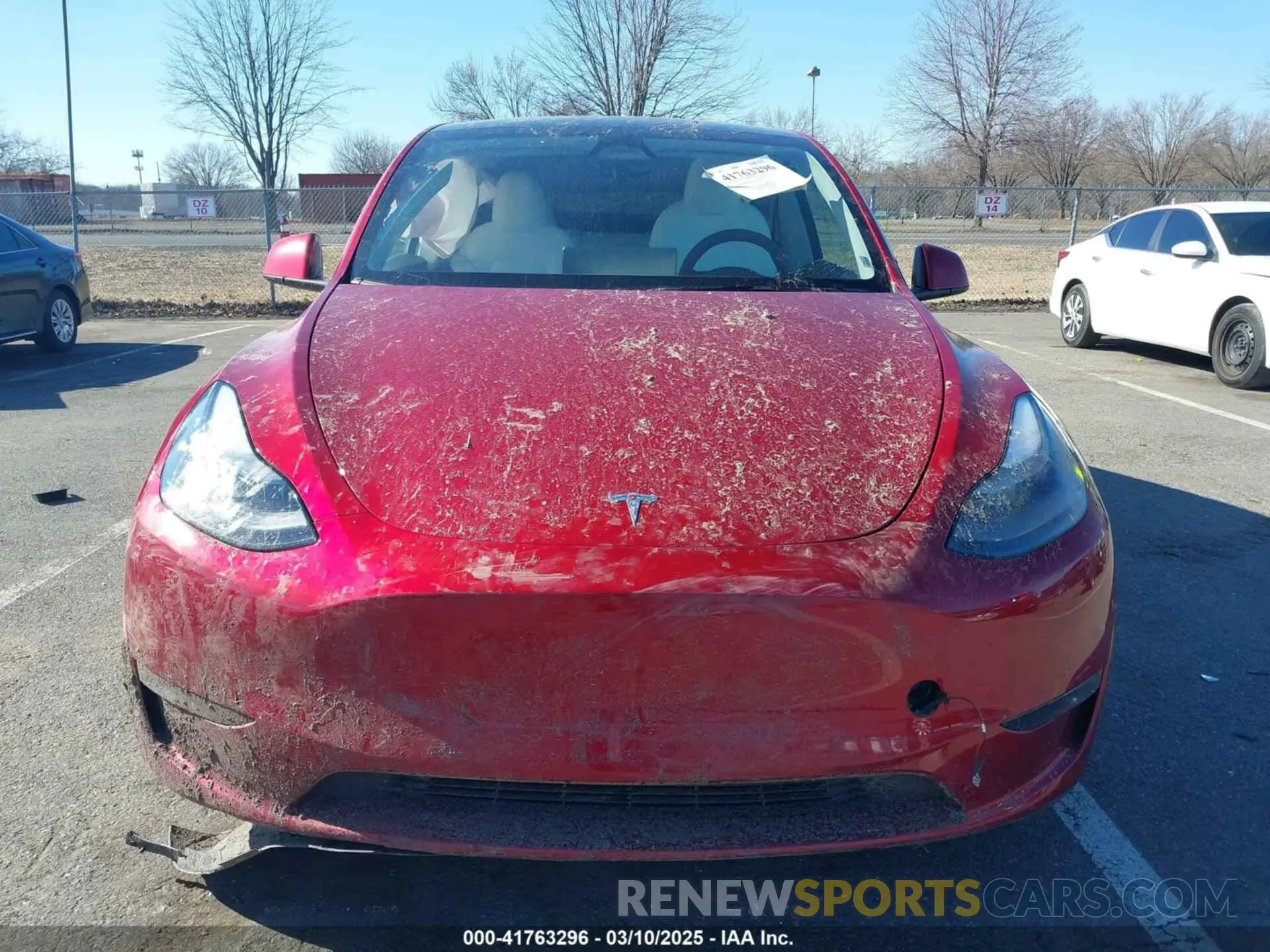11 Photograph of a damaged car 7SAYGDEE8RA259585 TESLA MODEL Y 2024