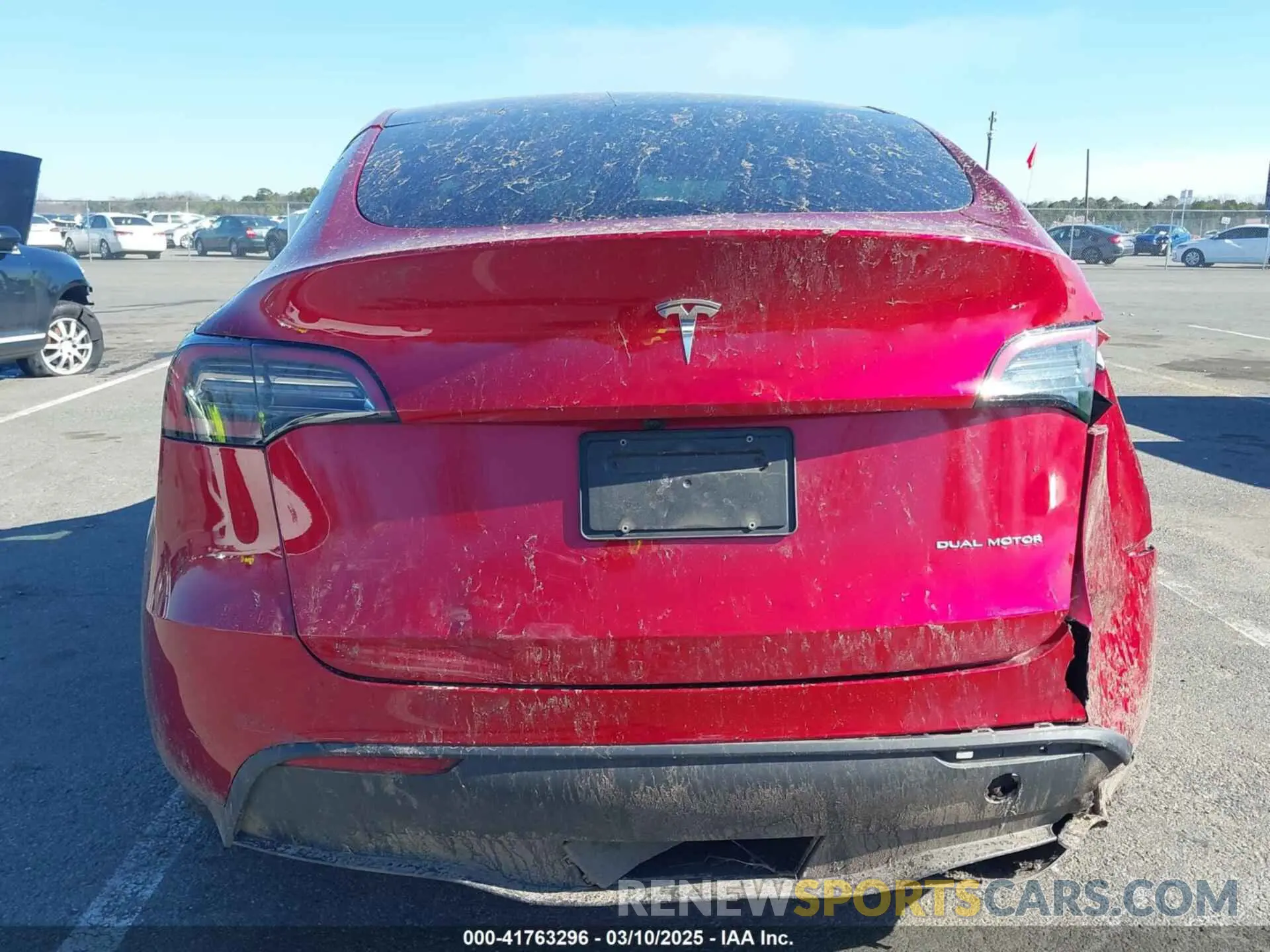 15 Photograph of a damaged car 7SAYGDEE8RA259585 TESLA MODEL Y 2024