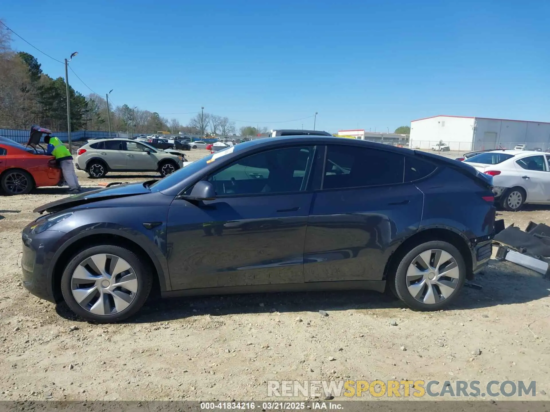 15 Photograph of a damaged car 7SAYGDEE8RA262082 TESLA MODEL Y 2024
