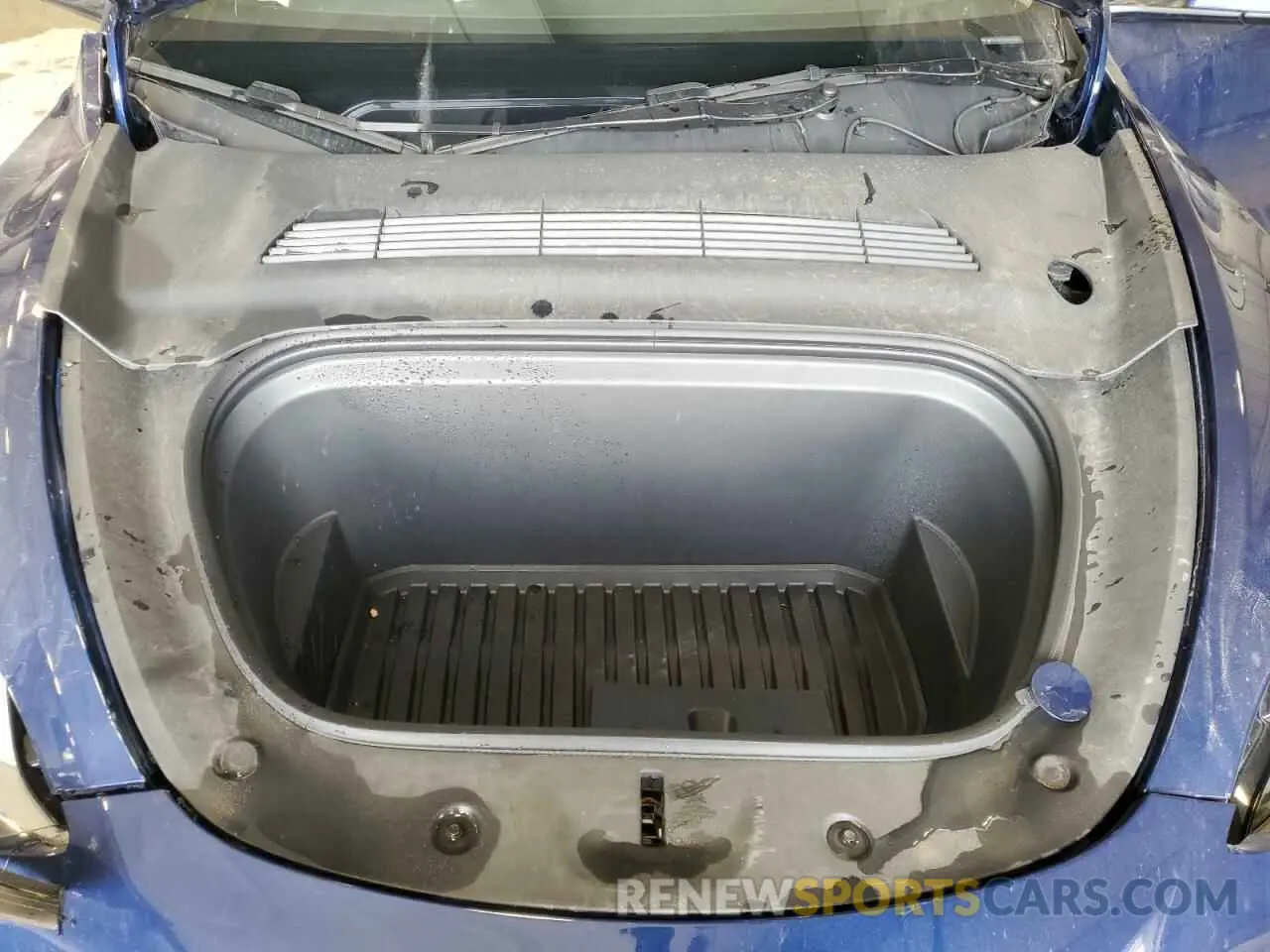 12 Photograph of a damaged car 7SAYGDEE8RA270862 TESLA MODEL Y 2024