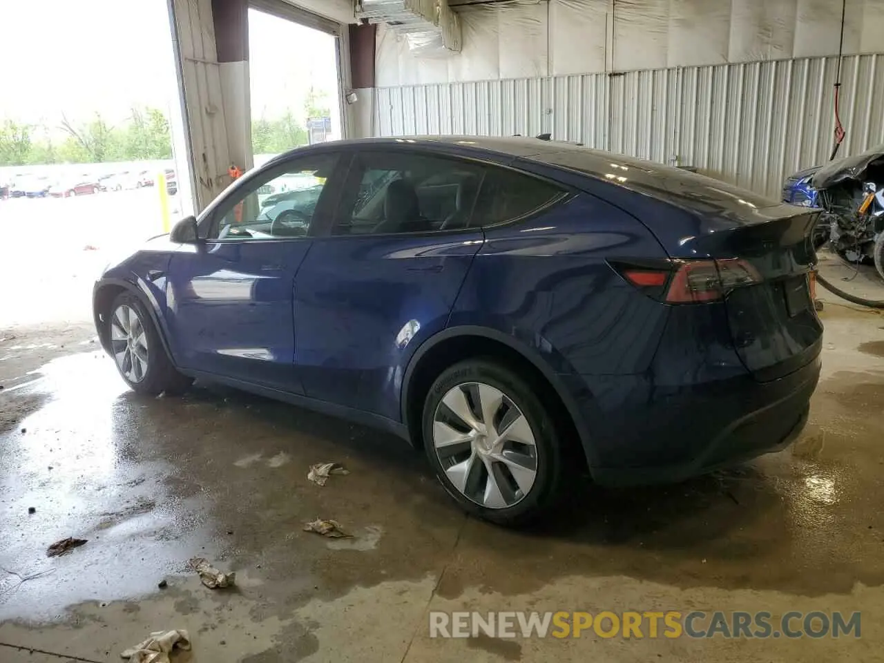 2 Photograph of a damaged car 7SAYGDEE8RA270862 TESLA MODEL Y 2024