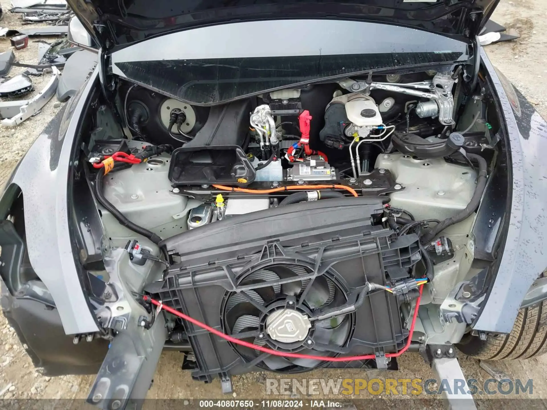 10 Photograph of a damaged car 7SAYGDEE8RA275298 TESLA MODEL Y 2024