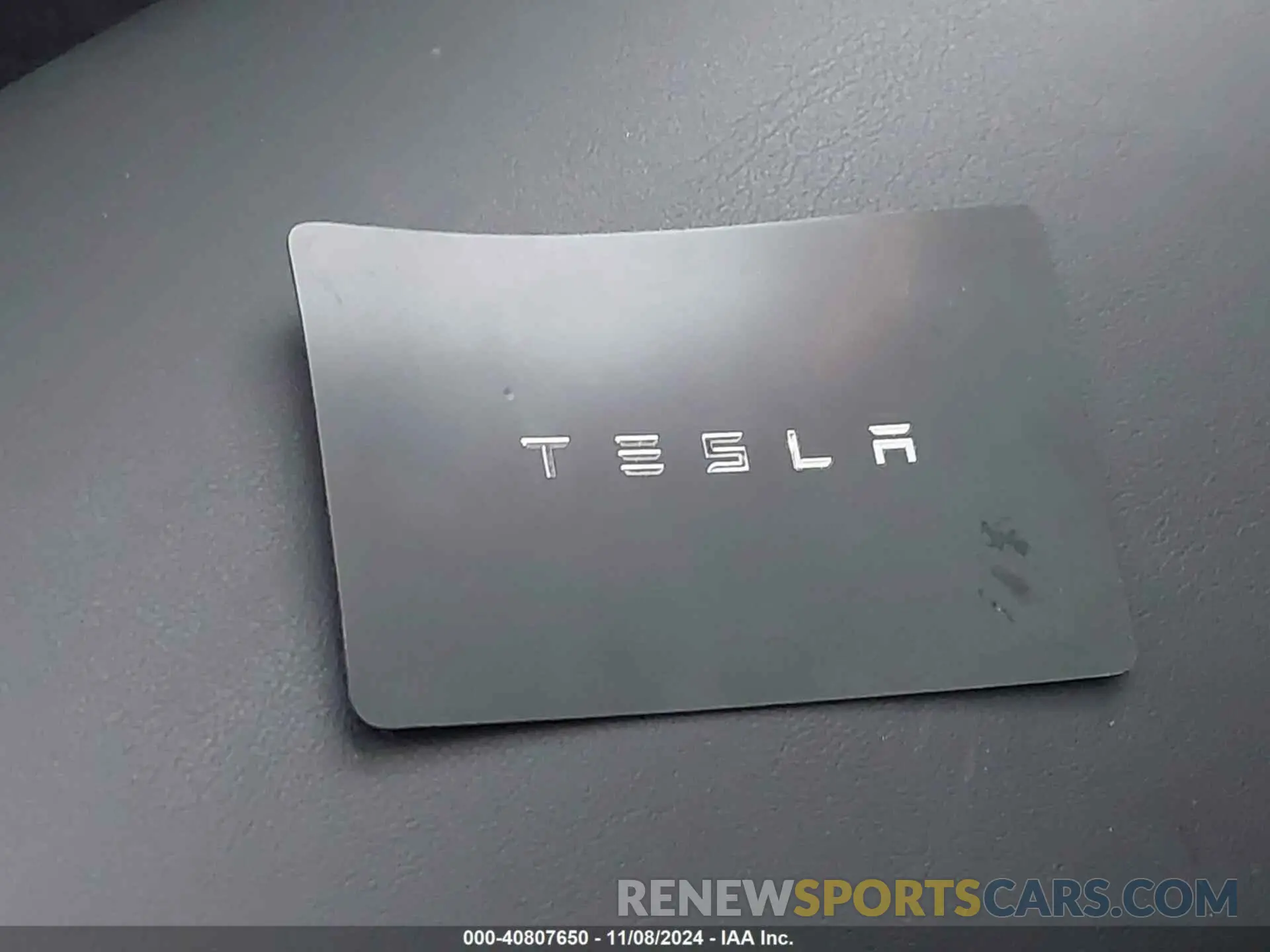 11 Photograph of a damaged car 7SAYGDEE8RA275298 TESLA MODEL Y 2024