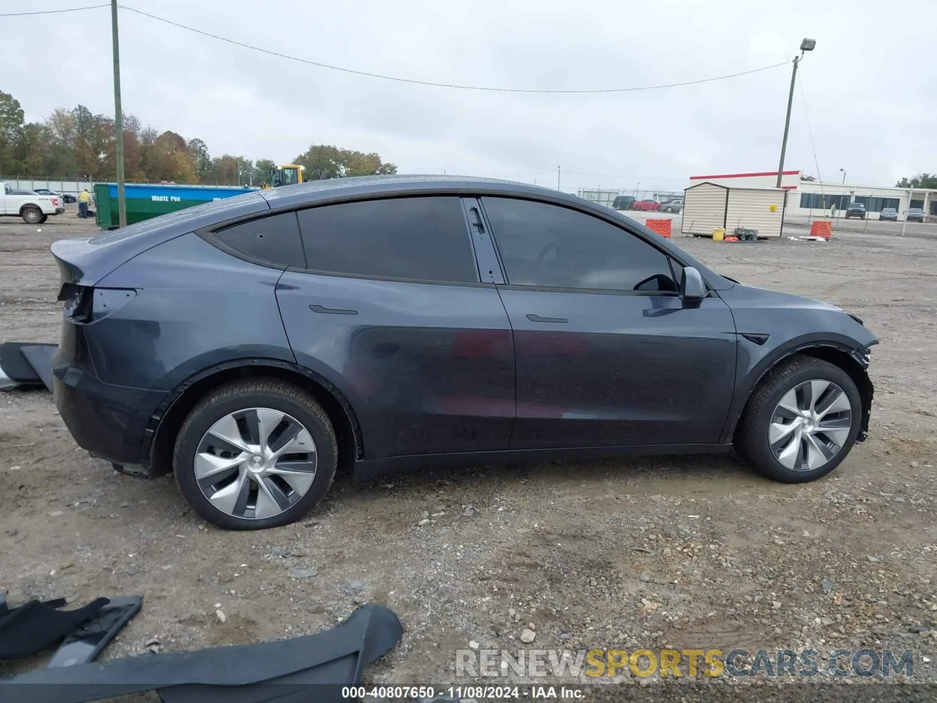 14 Photograph of a damaged car 7SAYGDEE8RA275298 TESLA MODEL Y 2024