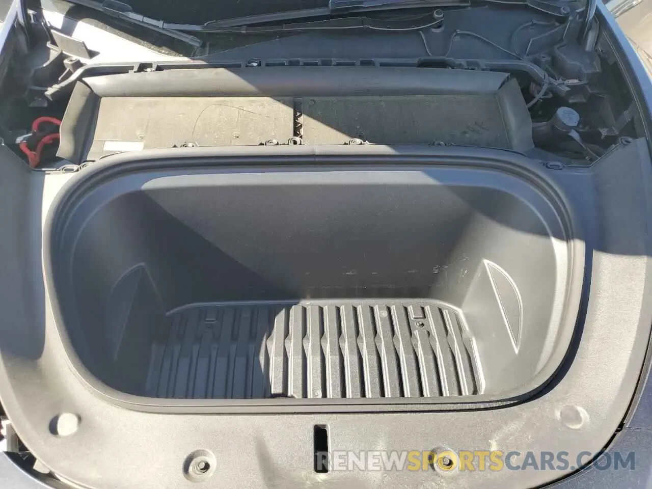 11 Photograph of a damaged car 7SAYGDEE8RA276936 TESLA MODEL Y 2024