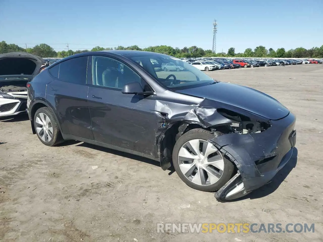 4 Photograph of a damaged car 7SAYGDEE8RA276936 TESLA MODEL Y 2024