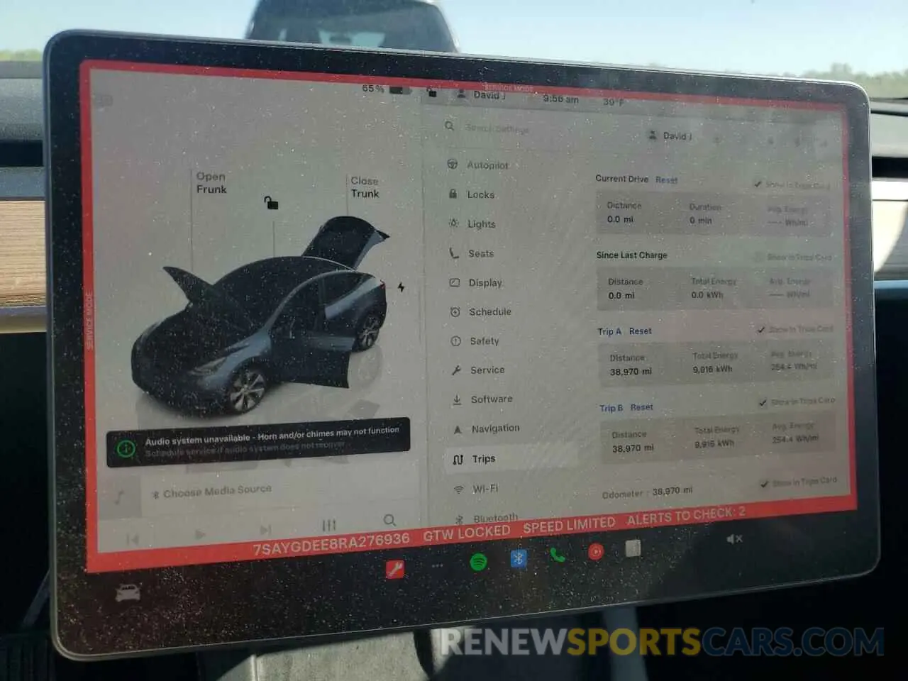 9 Photograph of a damaged car 7SAYGDEE8RA276936 TESLA MODEL Y 2024
