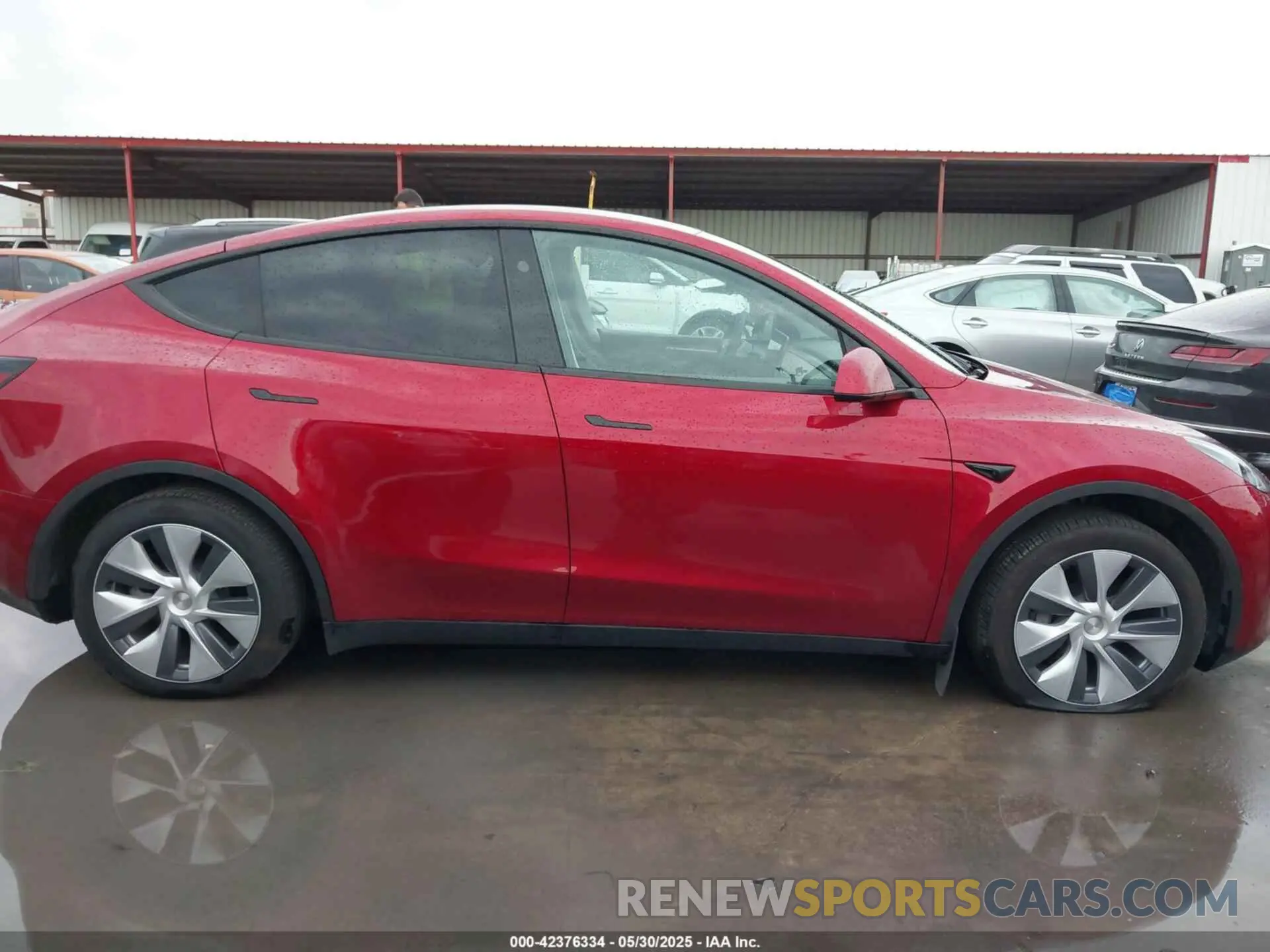 12 Photograph of a damaged car 7SAYGDEE8RA276970 TESLA MODEL Y 2024