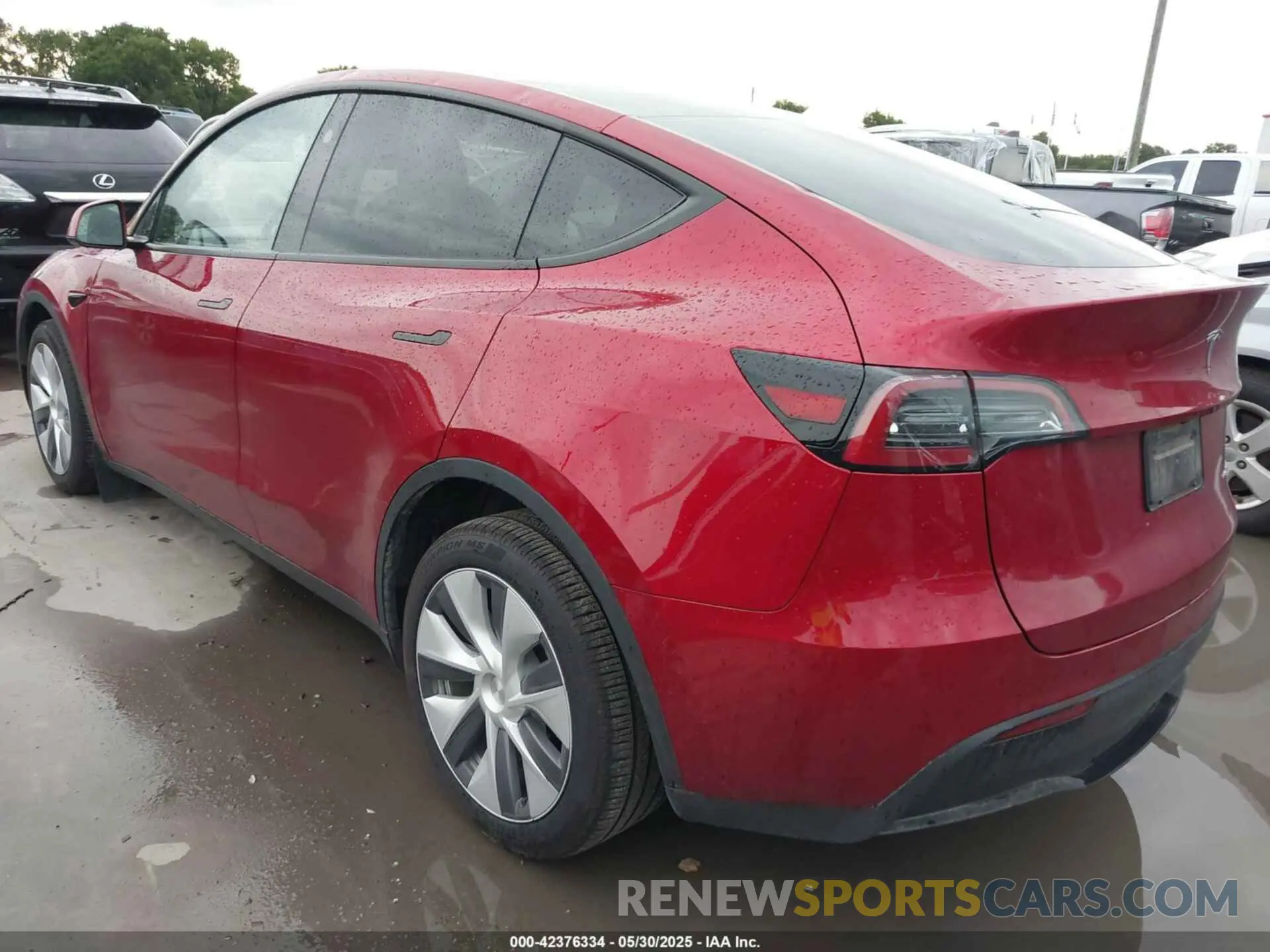 3 Photograph of a damaged car 7SAYGDEE8RA276970 TESLA MODEL Y 2024