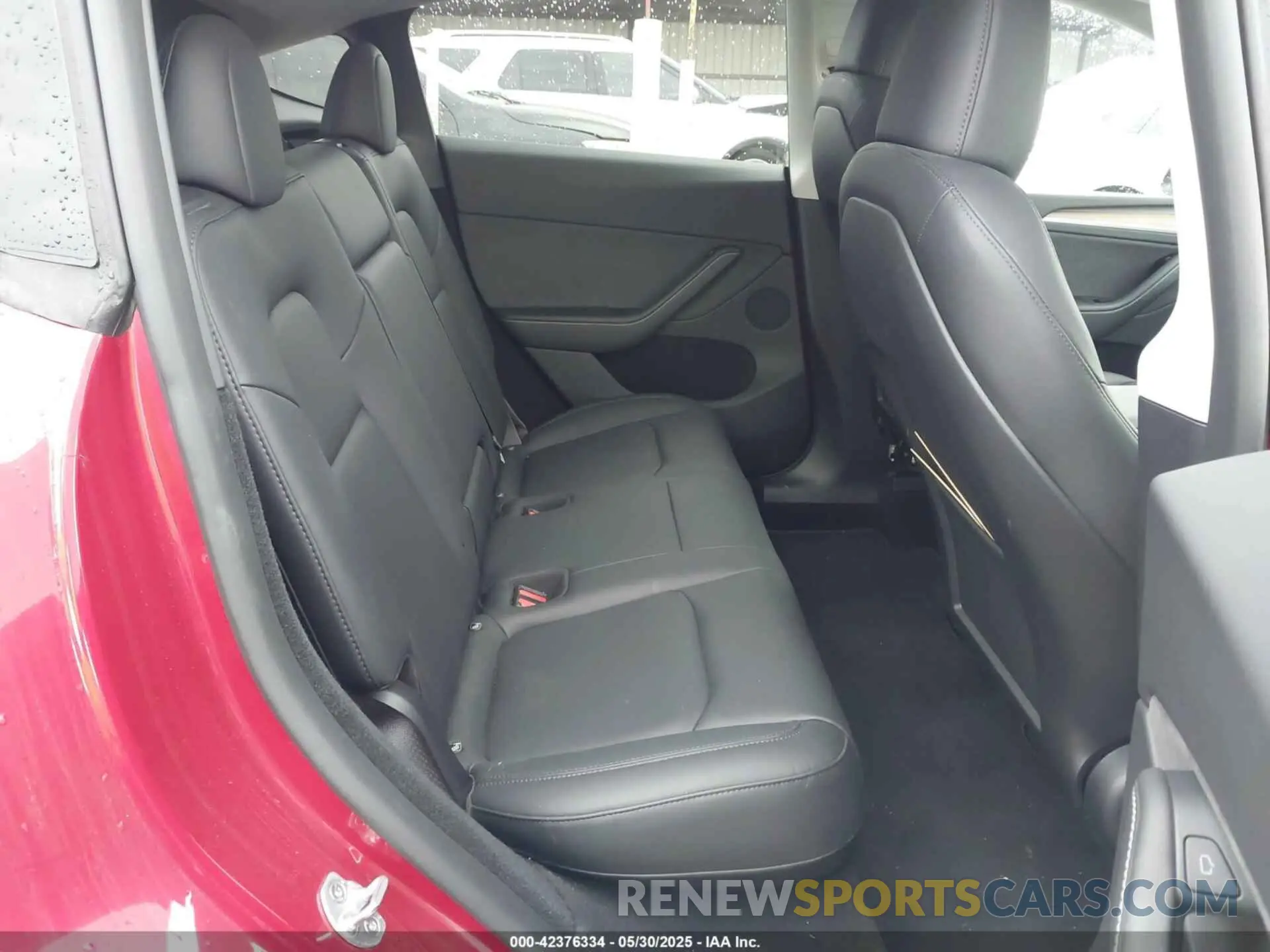 8 Photograph of a damaged car 7SAYGDEE8RA276970 TESLA MODEL Y 2024