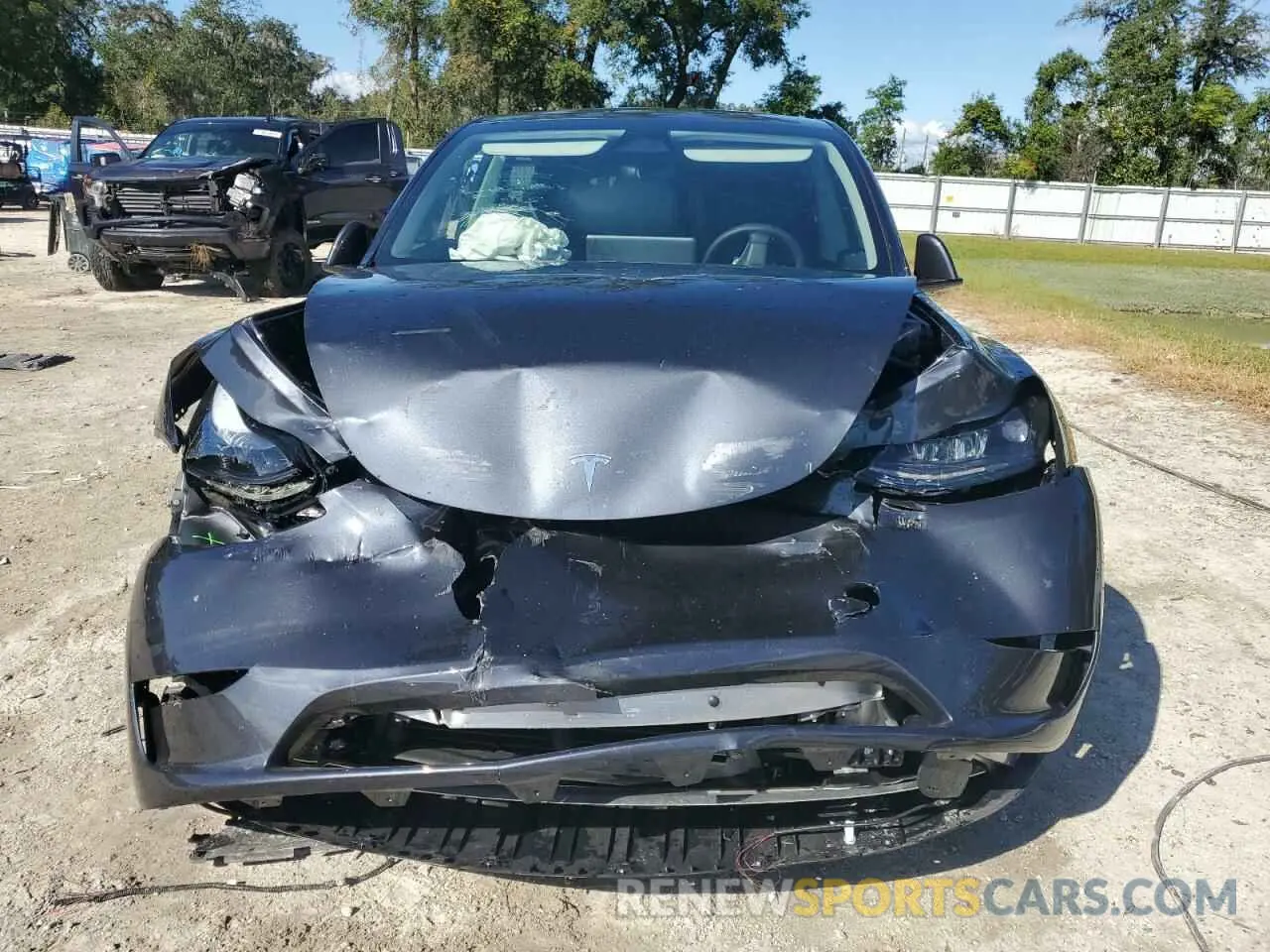 5 Photograph of a damaged car 7SAYGDEE8RA278184 TESLA MODEL Y 2024