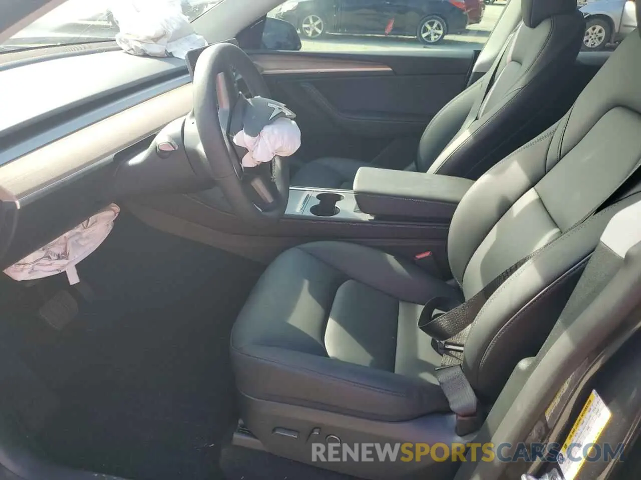 7 Photograph of a damaged car 7SAYGDEE8RA278184 TESLA MODEL Y 2024