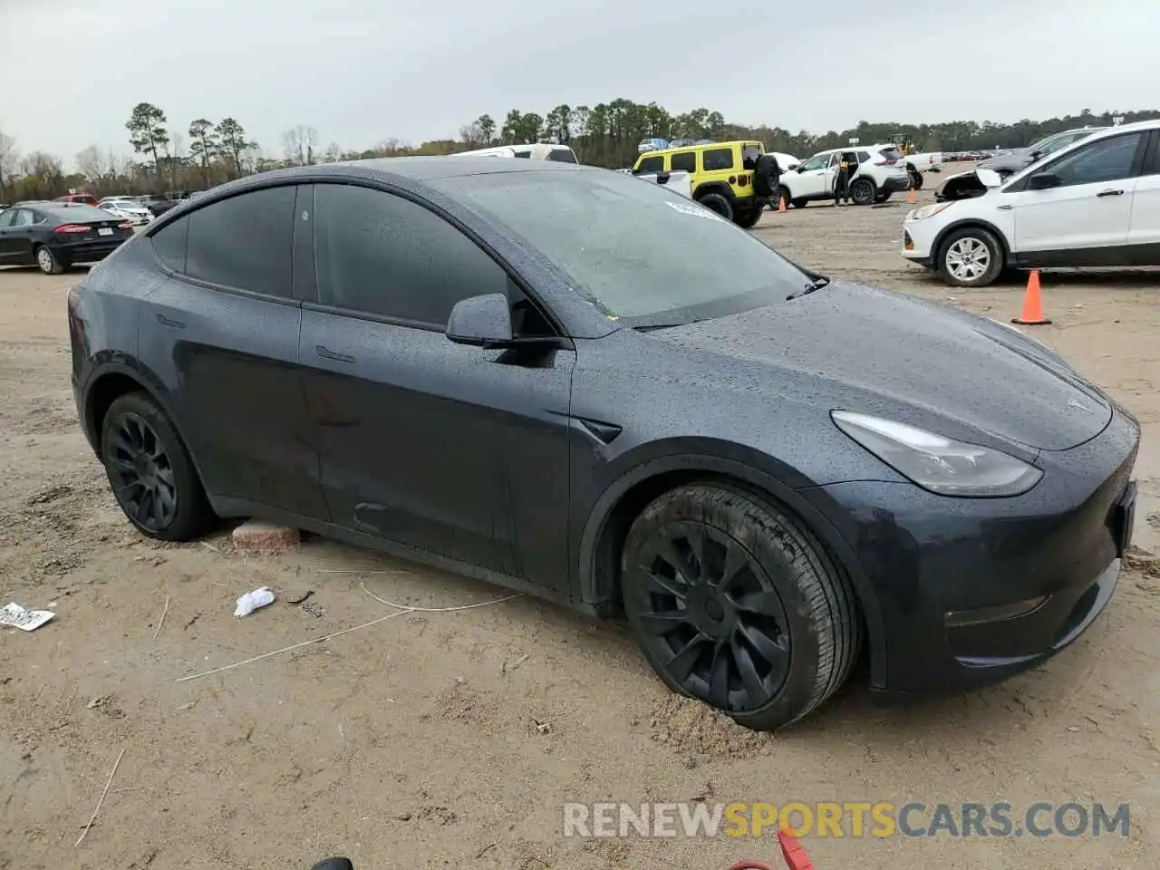 4 Photograph of a damaged car 7SAYGDEE8RA280887 TESLA MODEL Y 2024