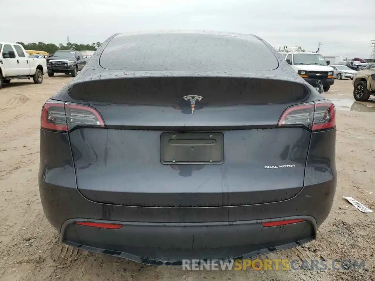 6 Photograph of a damaged car 7SAYGDEE8RA280887 TESLA MODEL Y 2024