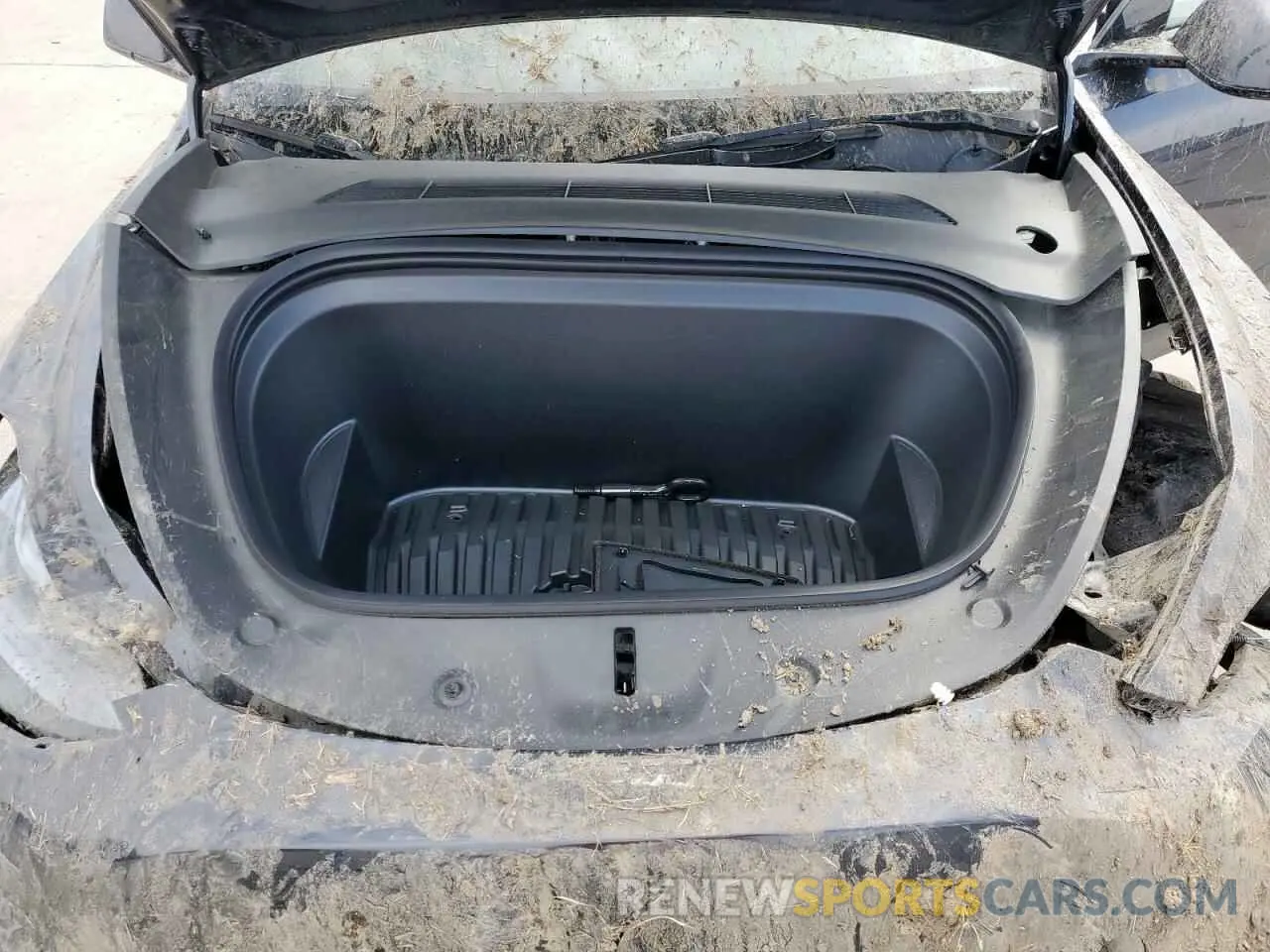 14 Photograph of a damaged car 7SAYGDEE8RA304900 TESLA MODEL Y 2024