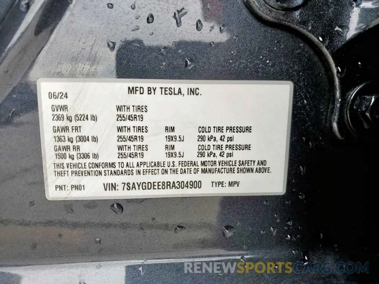 15 Photograph of a damaged car 7SAYGDEE8RA304900 TESLA MODEL Y 2024