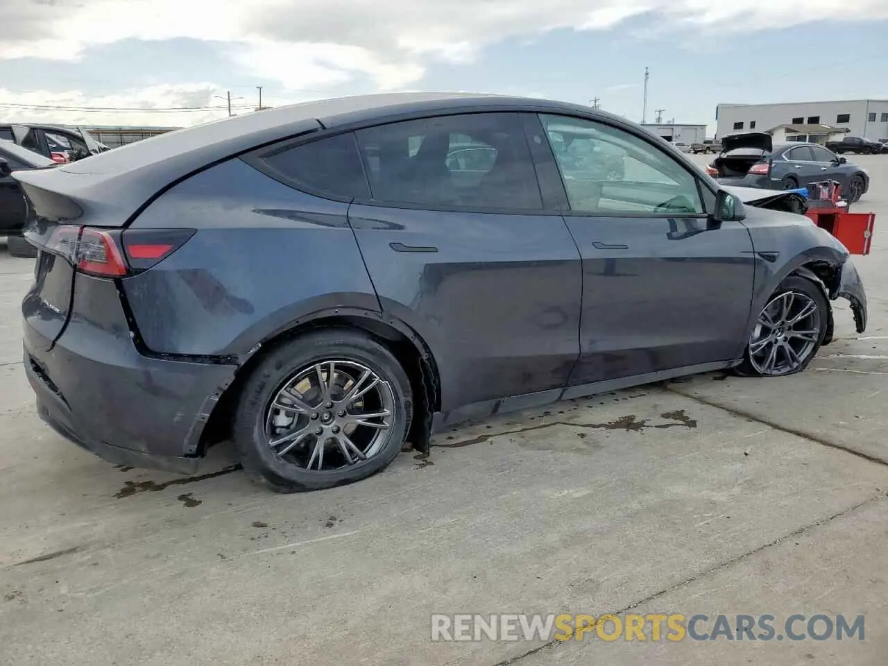 3 Photograph of a damaged car 7SAYGDEE8RA304900 TESLA MODEL Y 2024