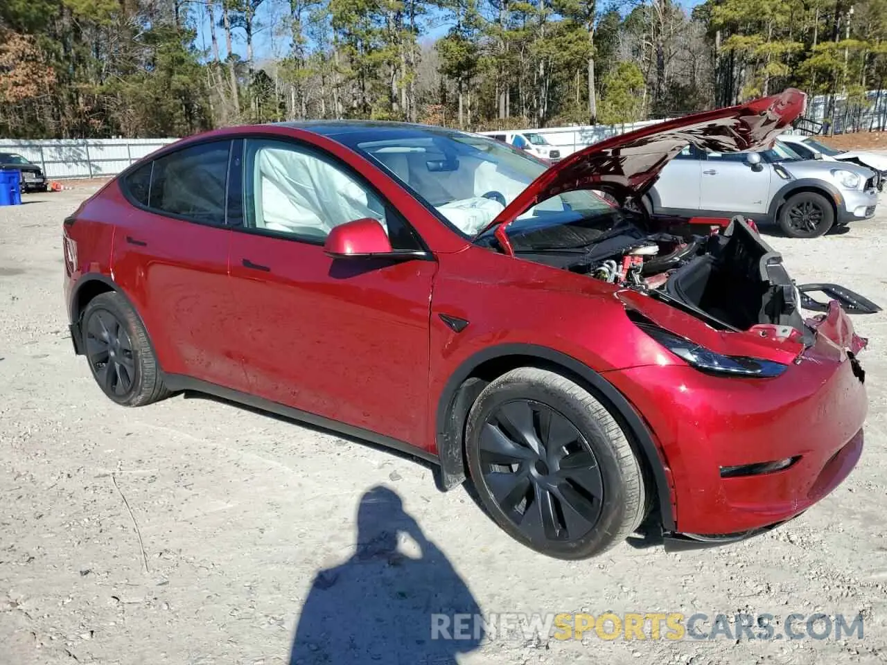 4 Photograph of a damaged car 7SAYGDEE8RA308557 TESLA MODEL Y 2024