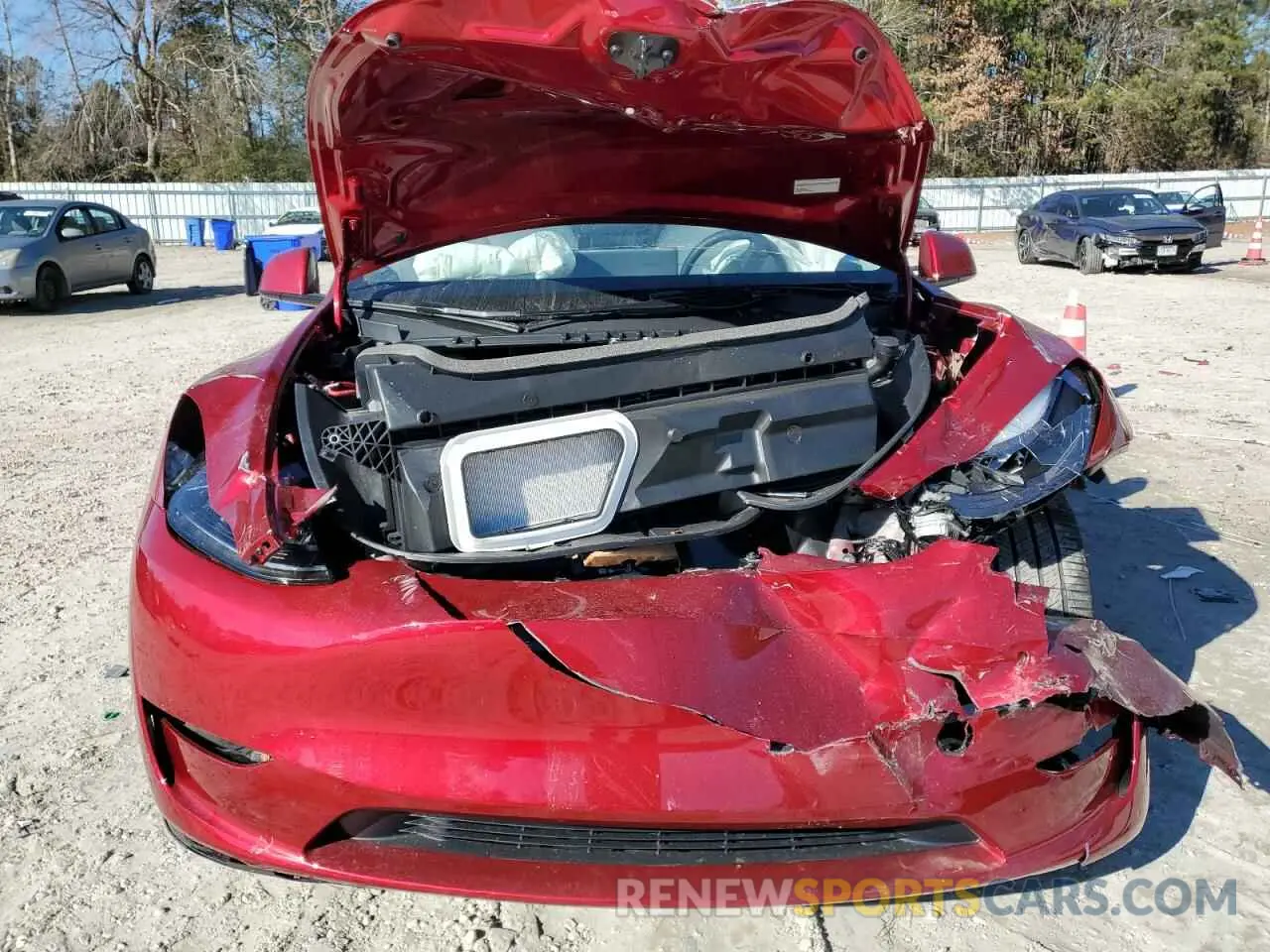 5 Photograph of a damaged car 7SAYGDEE8RA308557 TESLA MODEL Y 2024
