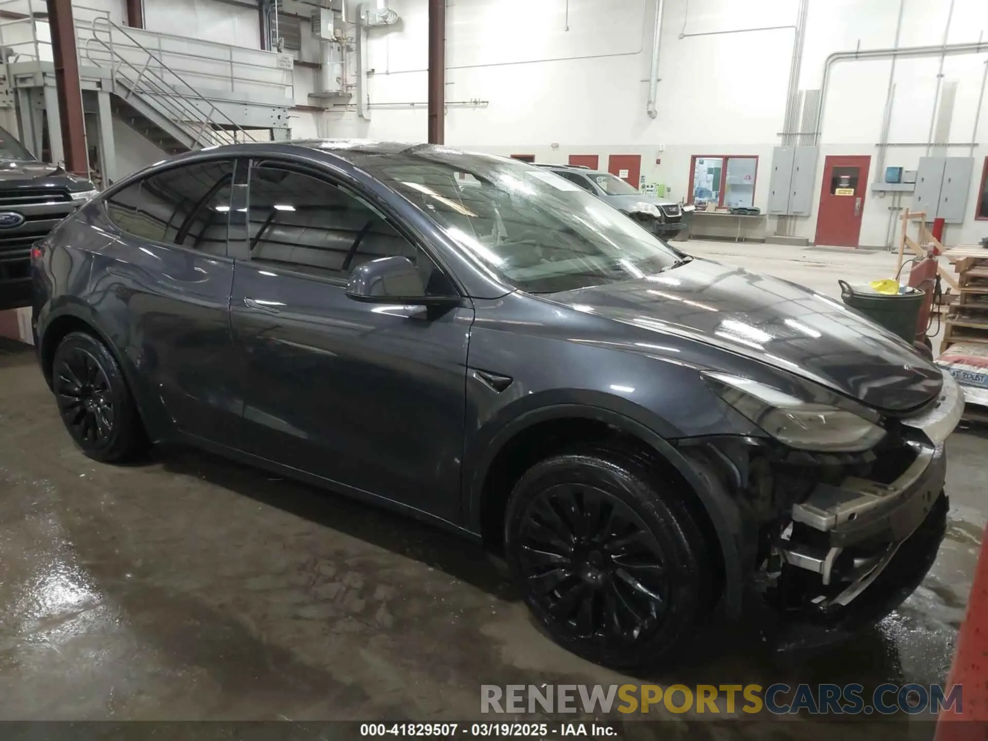 1 Photograph of a damaged car 7SAYGDEE8RF072835 TESLA MODEL Y 2024